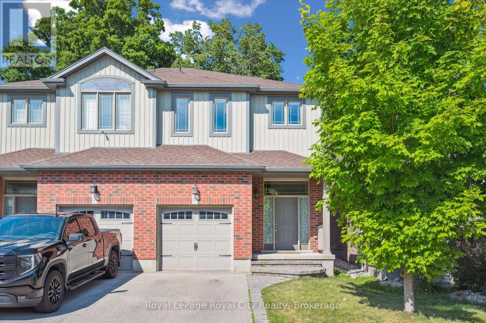 Photo 2 of 158 Kemp Crescent, Guelph ON