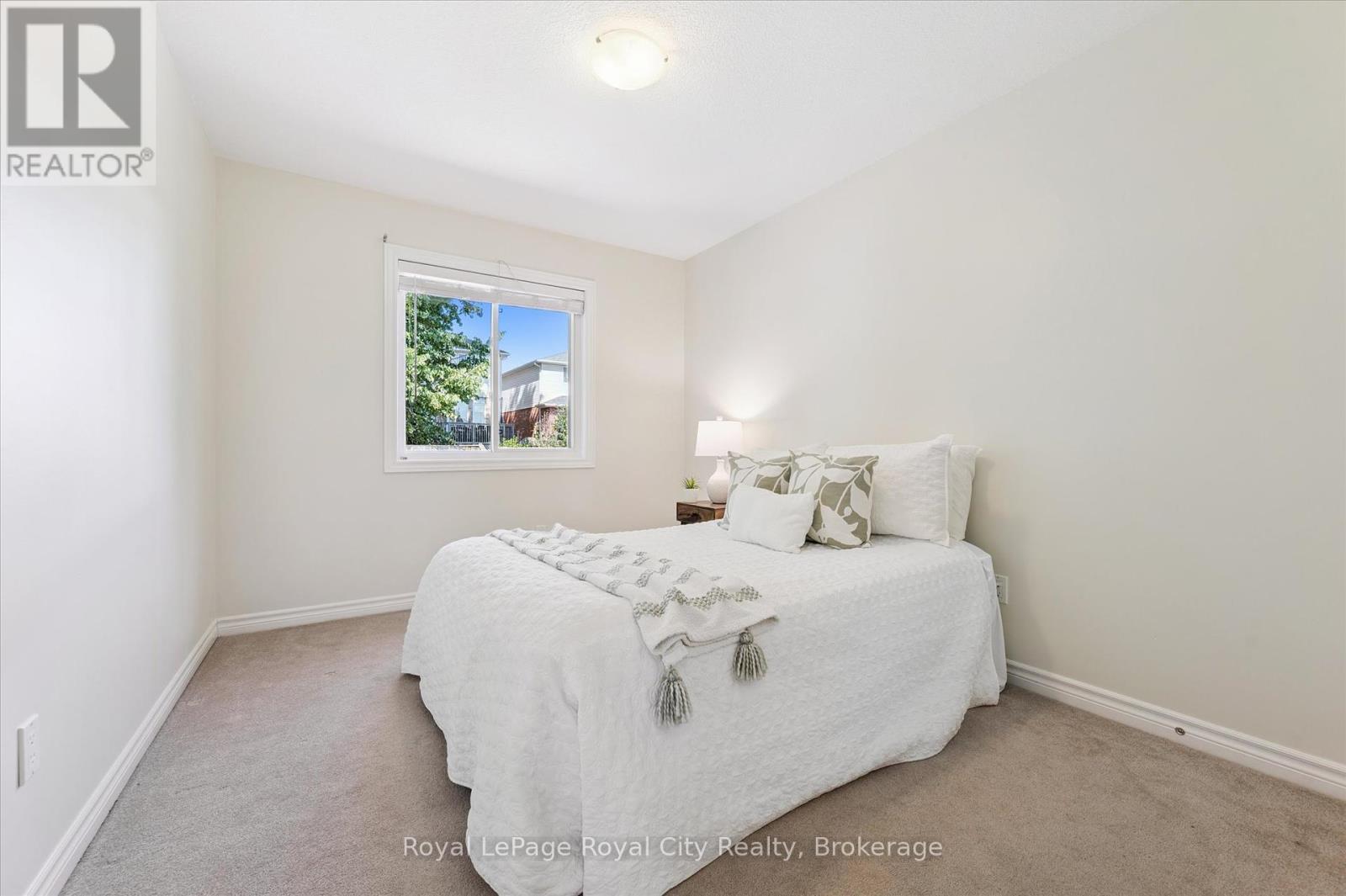 Photo 22 of 158 Kemp Crescent, Guelph ON