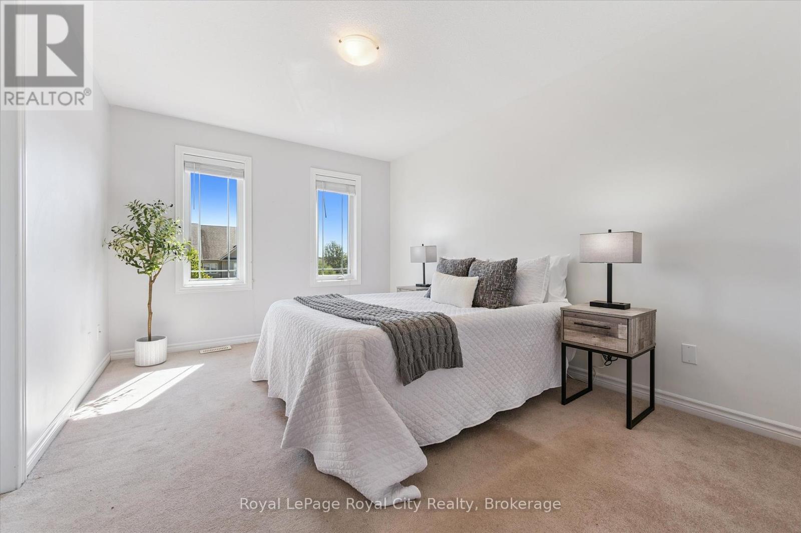 Photo 28 of 158 Kemp Crescent, Guelph ON