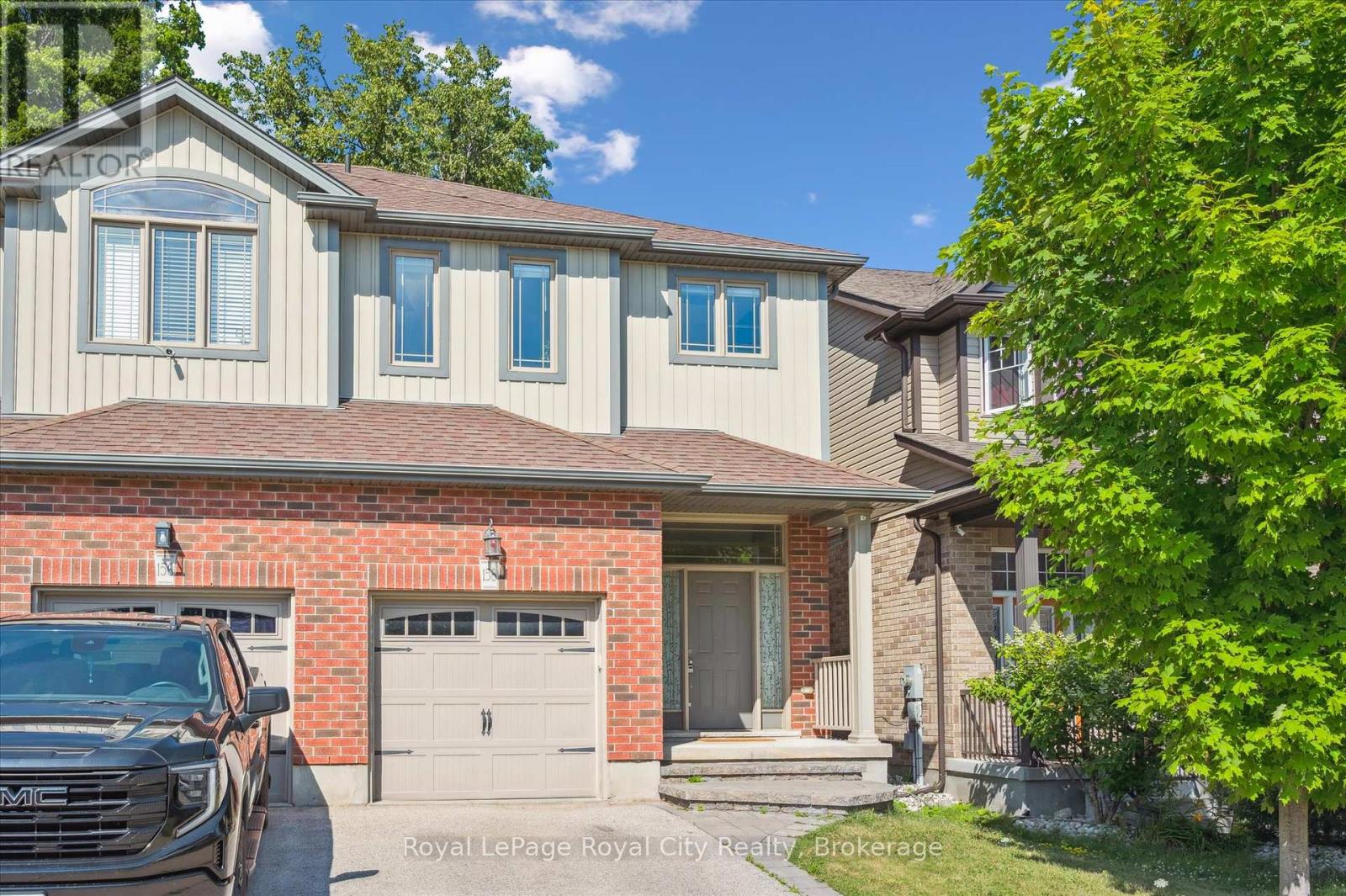 Photo 3 of 158 Kemp Crescent, Guelph ON
