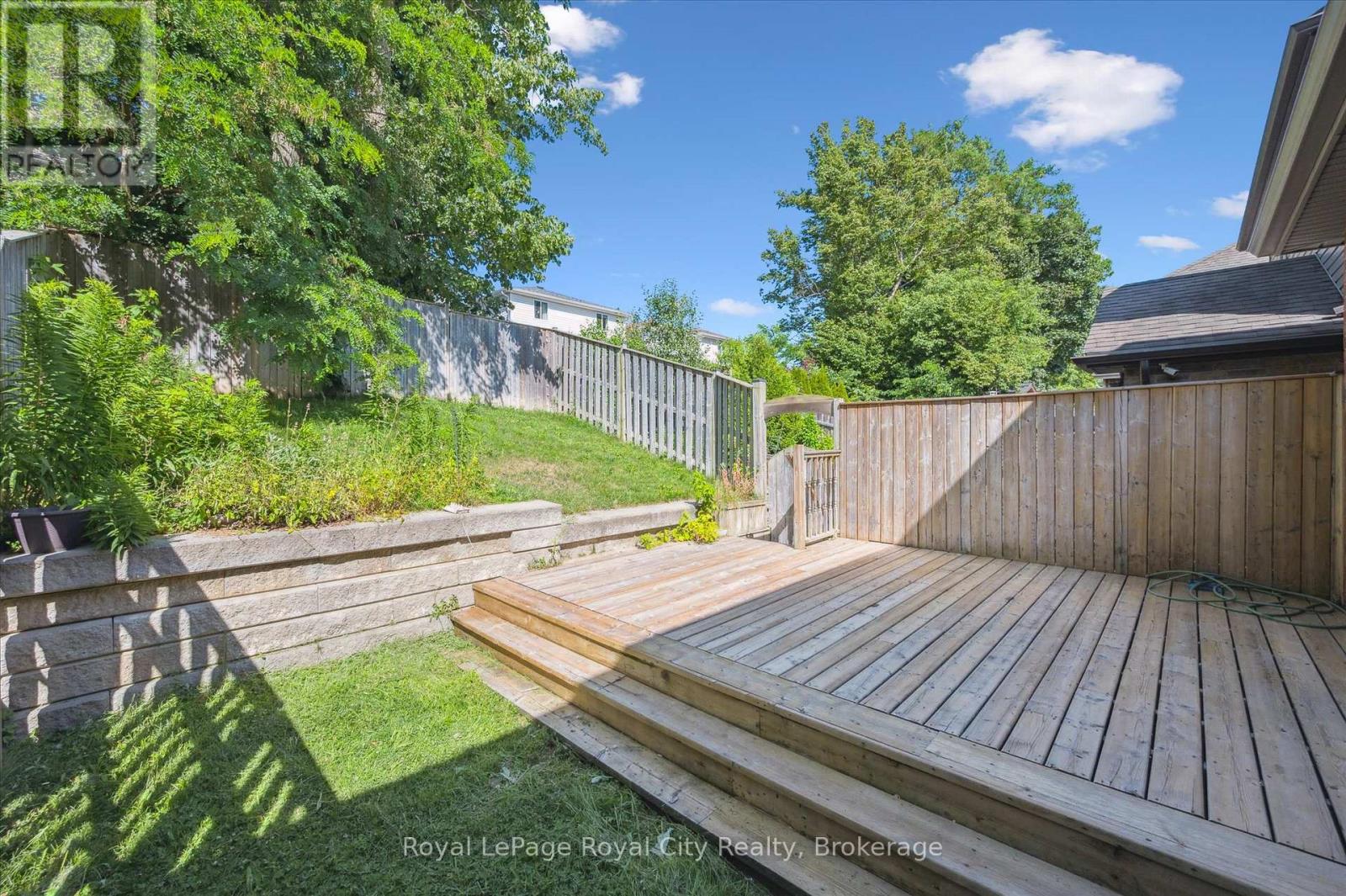 Photo 38 of 158 Kemp Crescent, Guelph ON