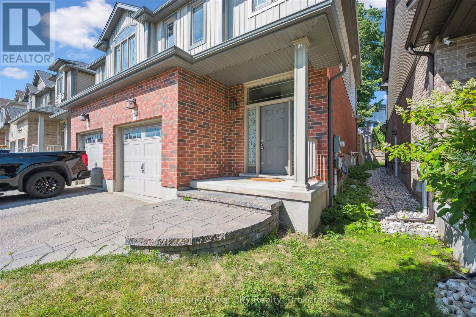 Photo 5 of 158 Kemp Crescent, Guelph ON