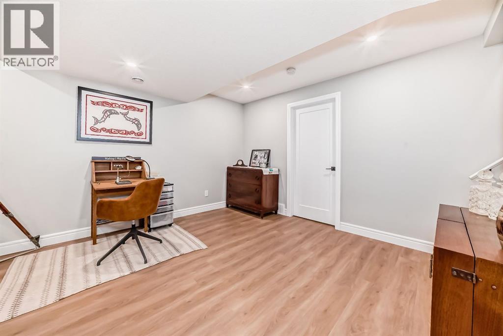 Photo 28 of 31 Riverview Drive, Cochrane AB