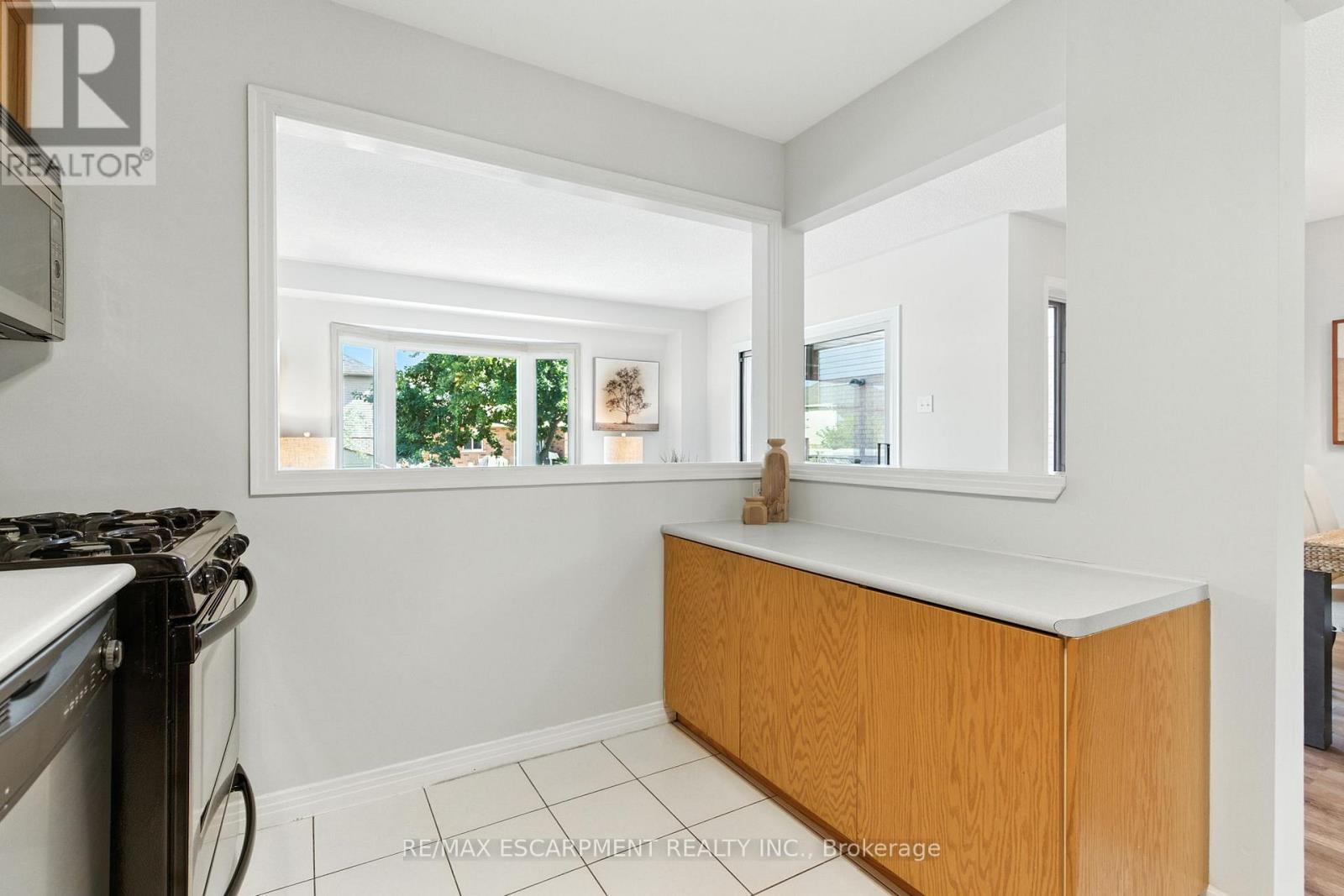 Photo 10 of 153 Chudleigh Street, Hamilton ON