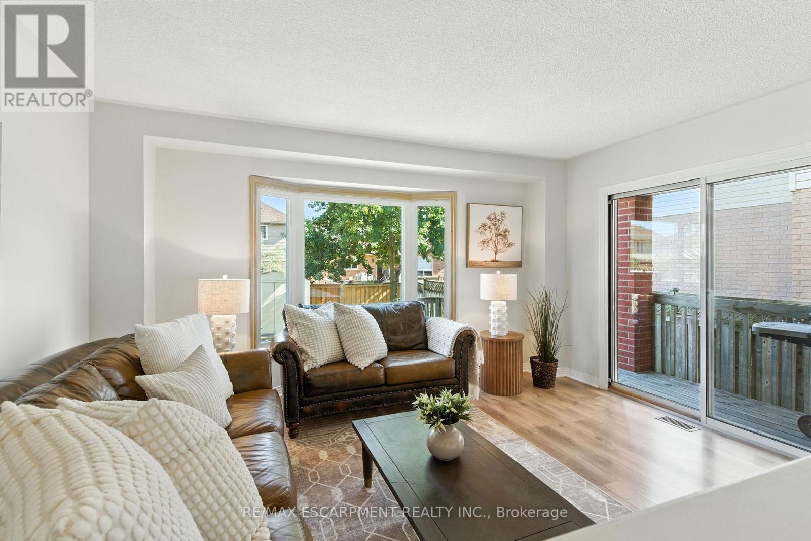 Photo 11 of 153 Chudleigh Street, Hamilton ON