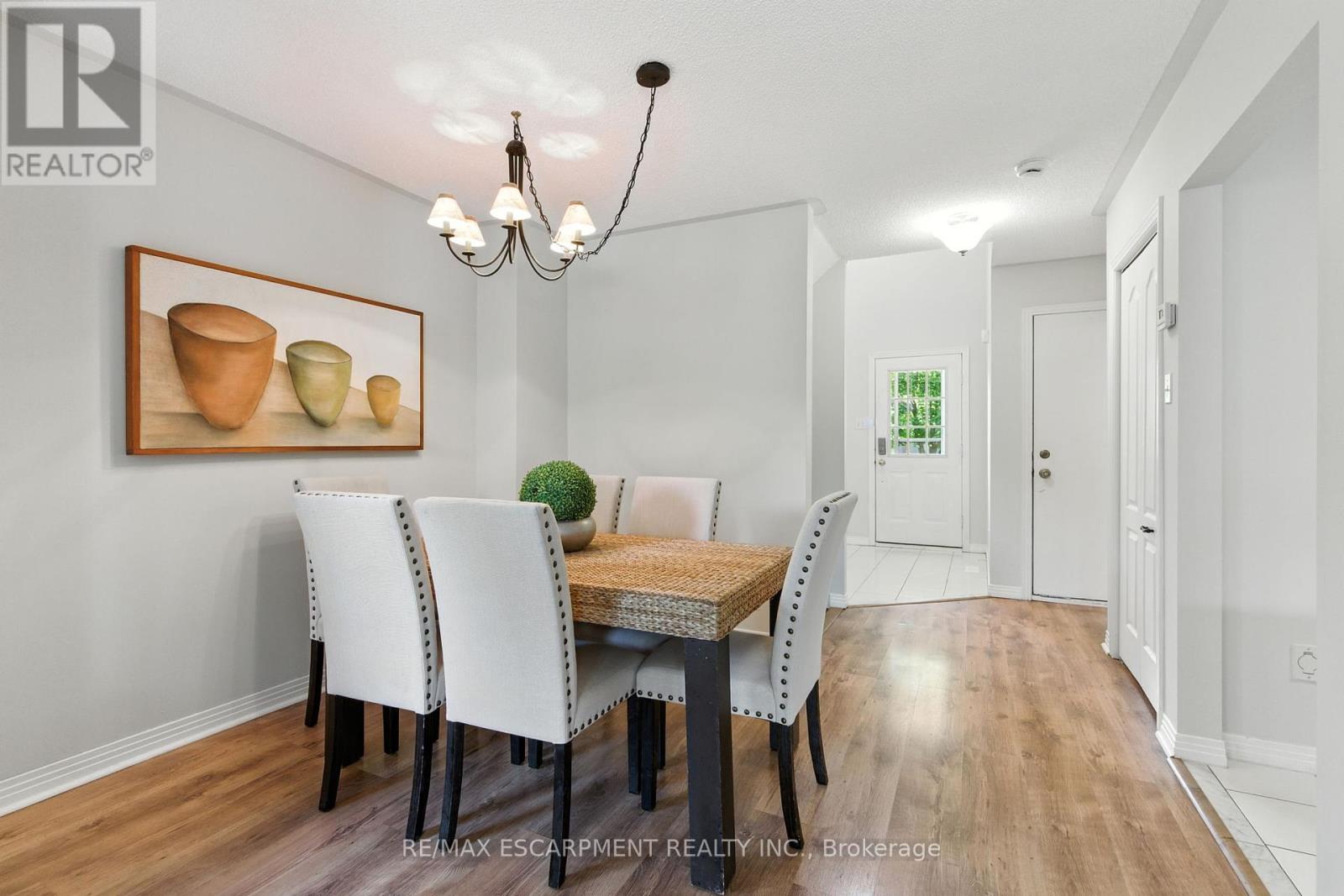 Photo 6 of 153 Chudleigh Street, Hamilton ON