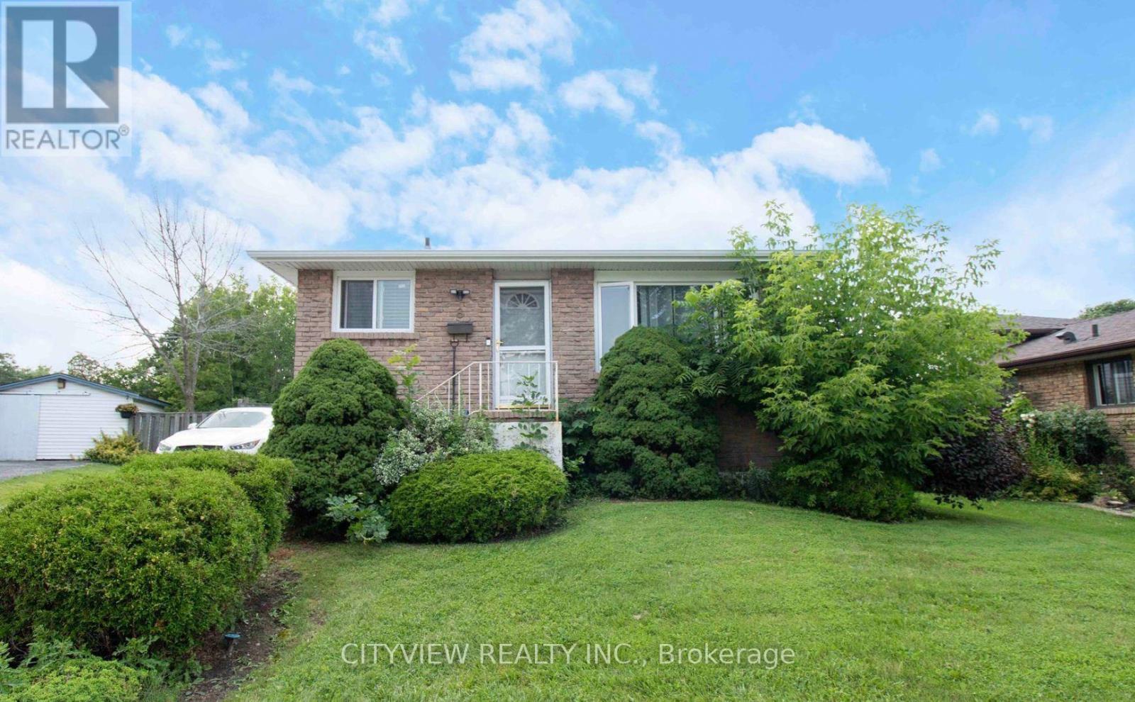 Photo 1 of 8 Joncaire Place, Hamilton ON