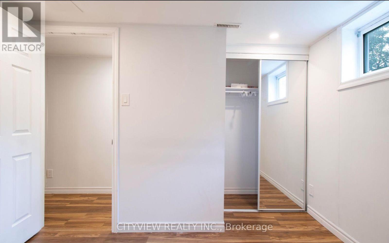 Photo 11 of 8 Joncaire Place, Hamilton ON