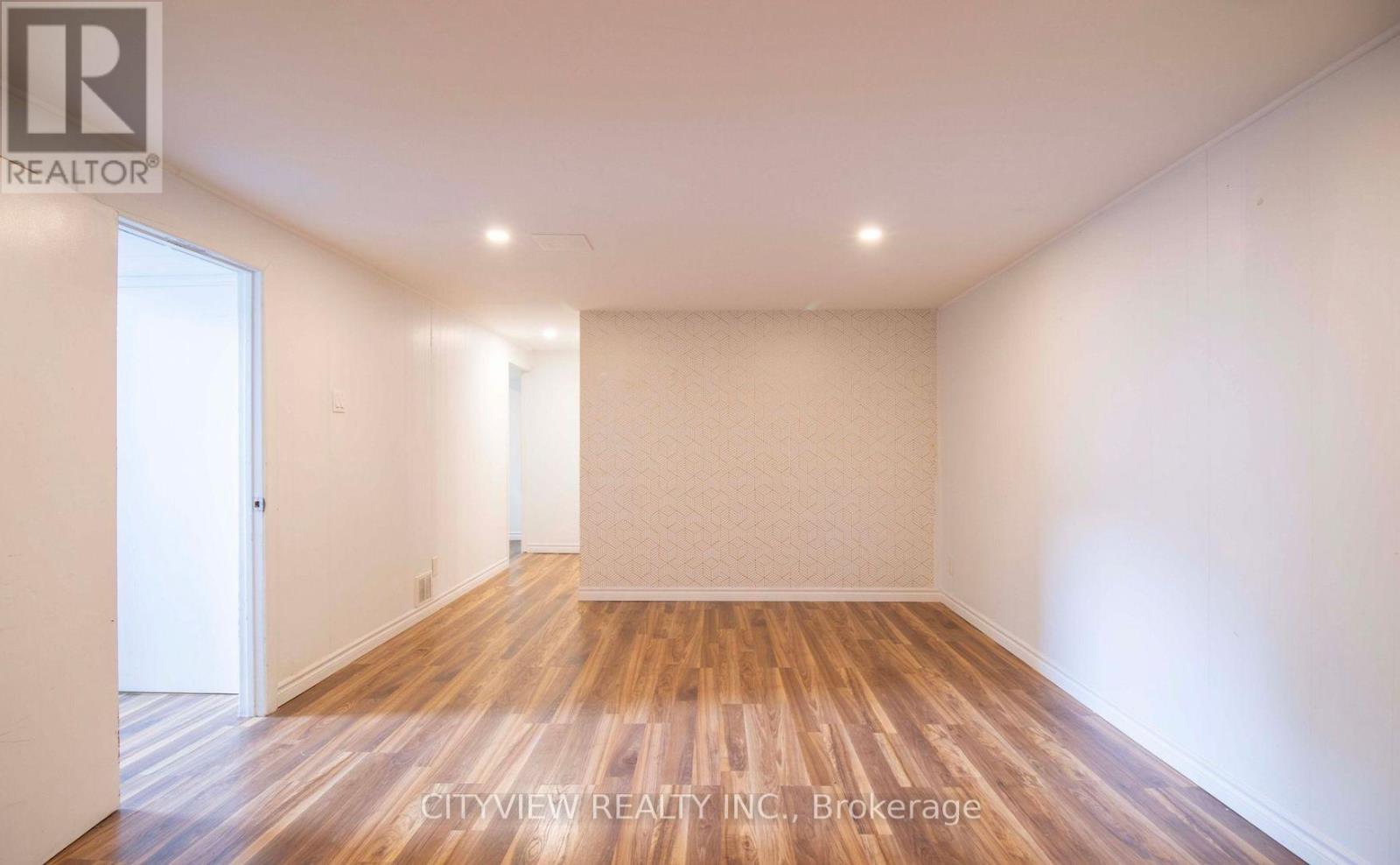 Photo 8 of 8 Joncaire Place, Hamilton ON