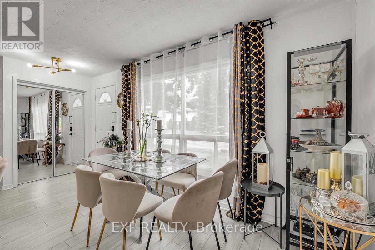 Photo 12 of 32 Riverdale Drive, Hamilton ON
