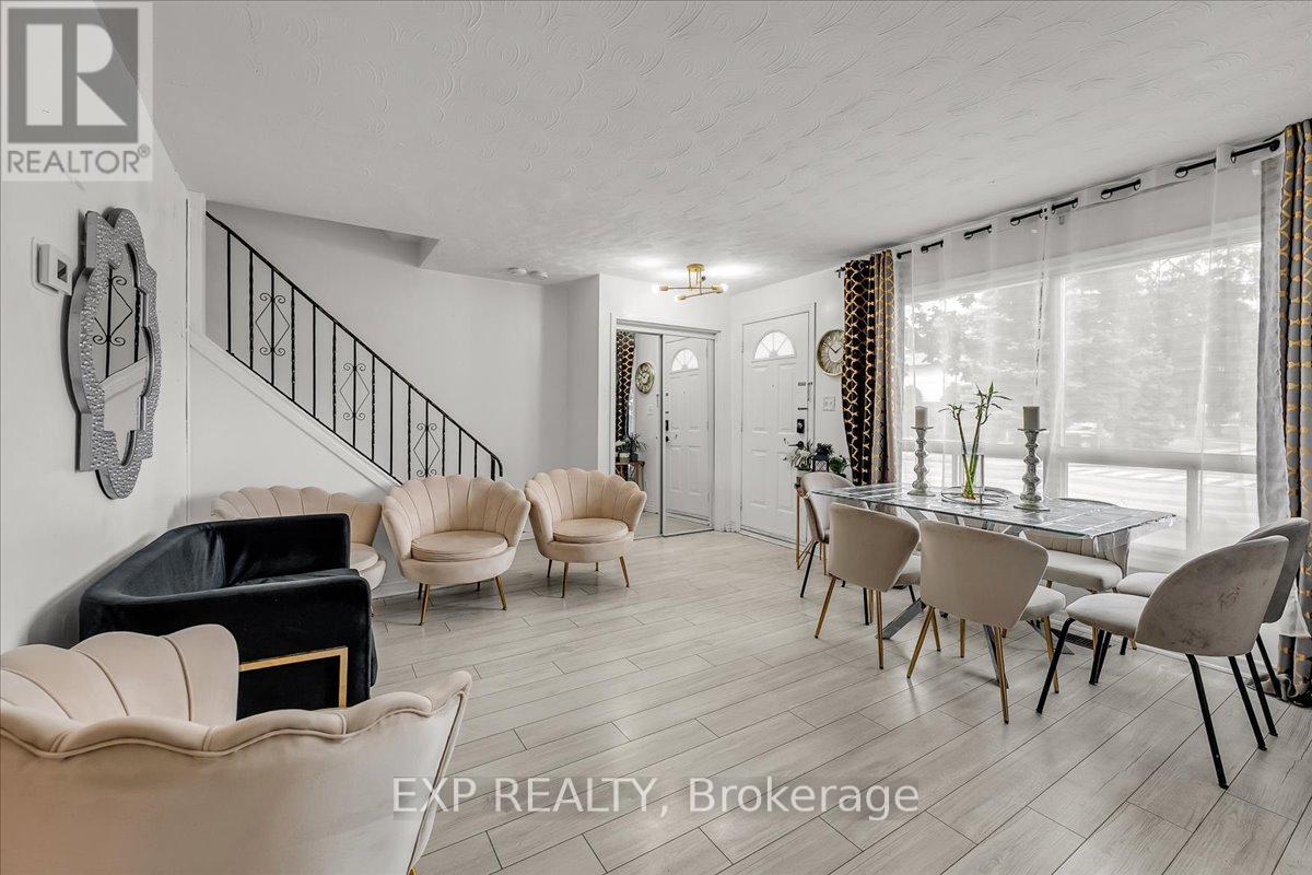 Photo 14 of 32 Riverdale Drive, Hamilton ON