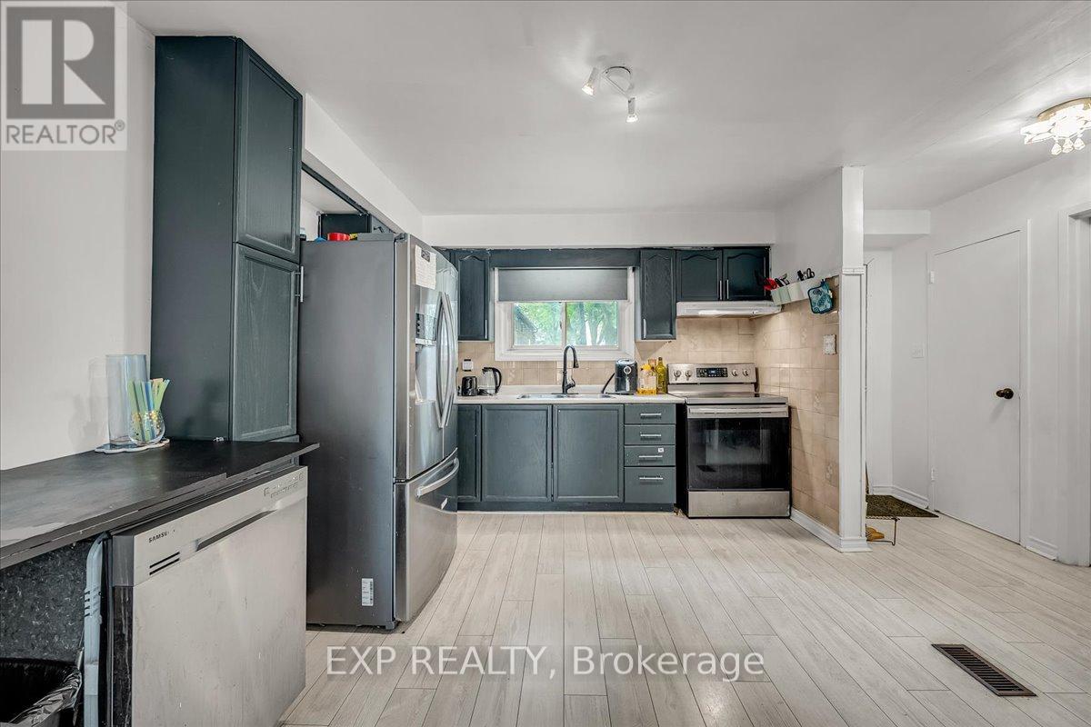 Photo 15 of 32 Riverdale Drive, Hamilton ON
