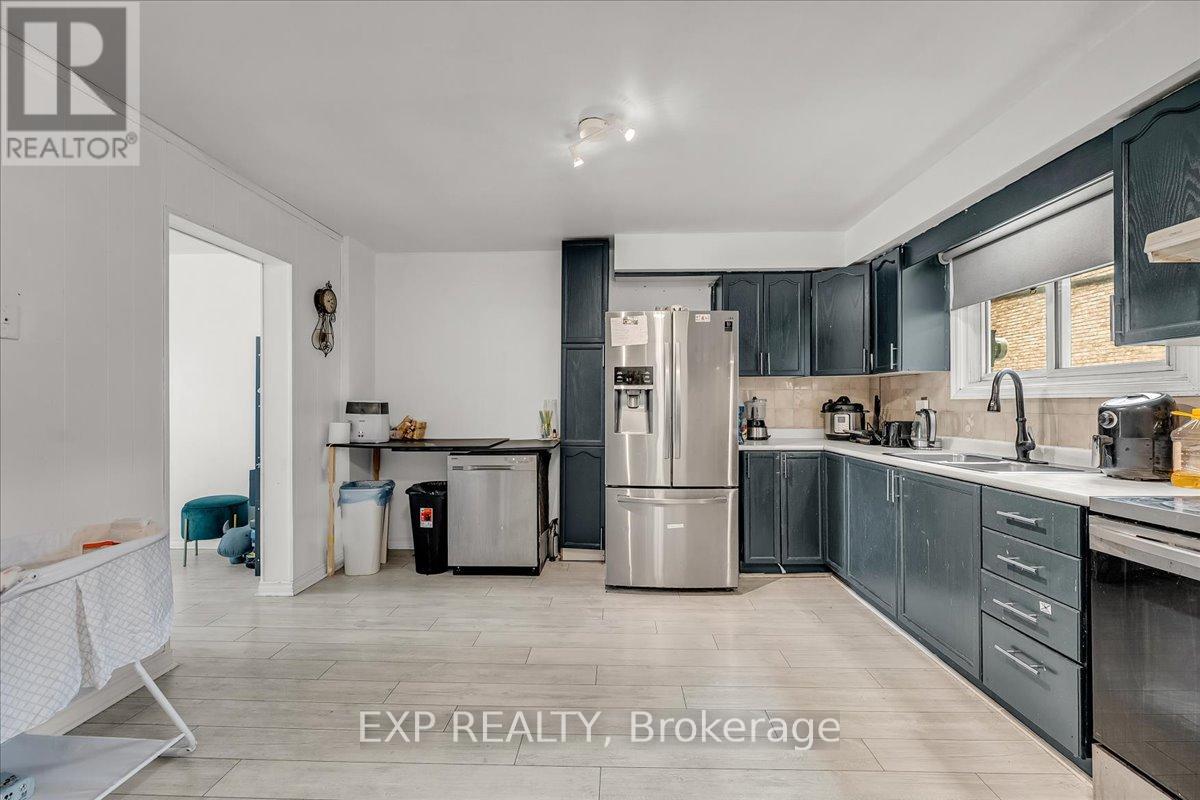 Photo 16 of 32 Riverdale Drive, Hamilton ON