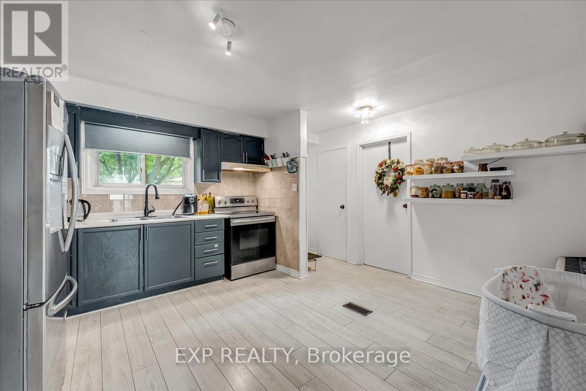 Photo 17 of 32 Riverdale Drive, Hamilton ON