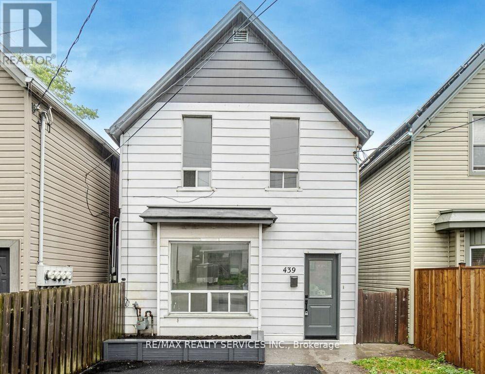 Photo 1 of 439 Ferguson Avenue N, Hamilton ON
