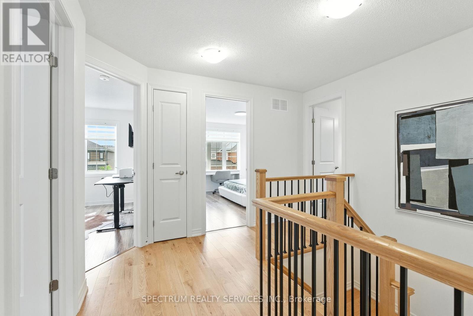 Photo 16 of 154 Whittington Drive, Hamilton ON