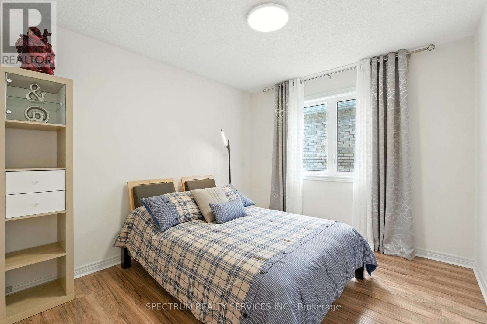 Photo 19 of 154 Whittington Drive, Hamilton ON
