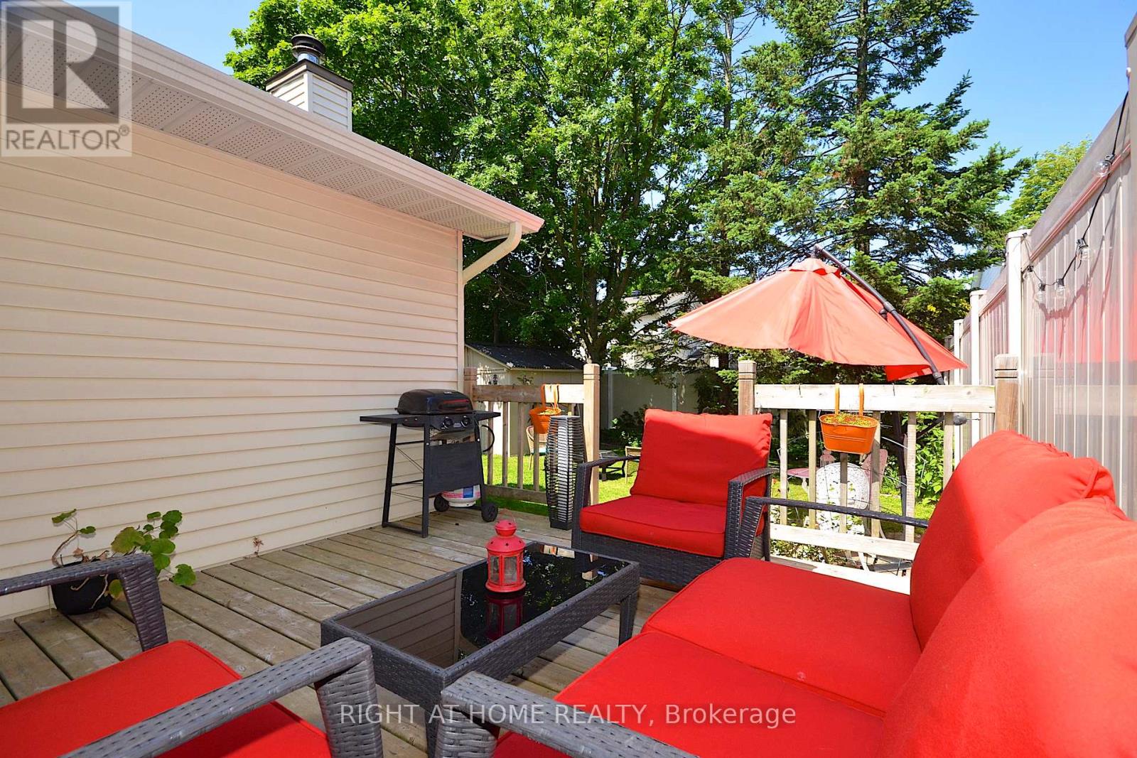 Photo 15 of 77 Winchester Drive, Ottawa ON