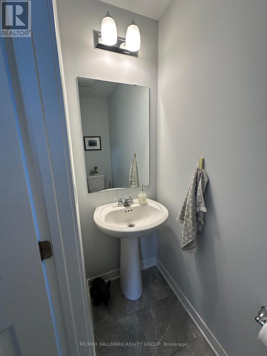 Photo 6 of 712 Quilter Row, Ottawa ON