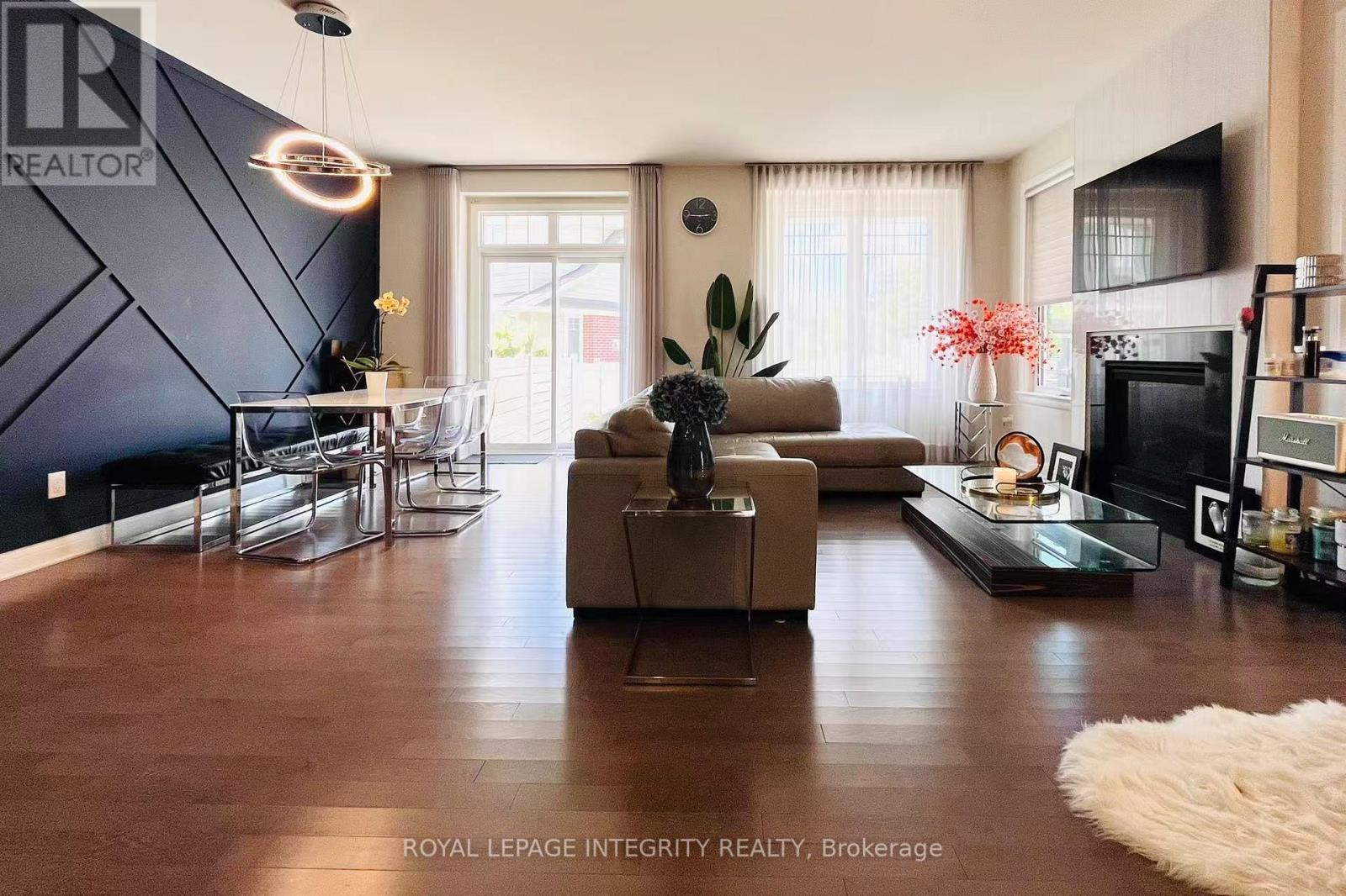 Photo 3 of 297 Kilspindie Ridge, Ottawa ON