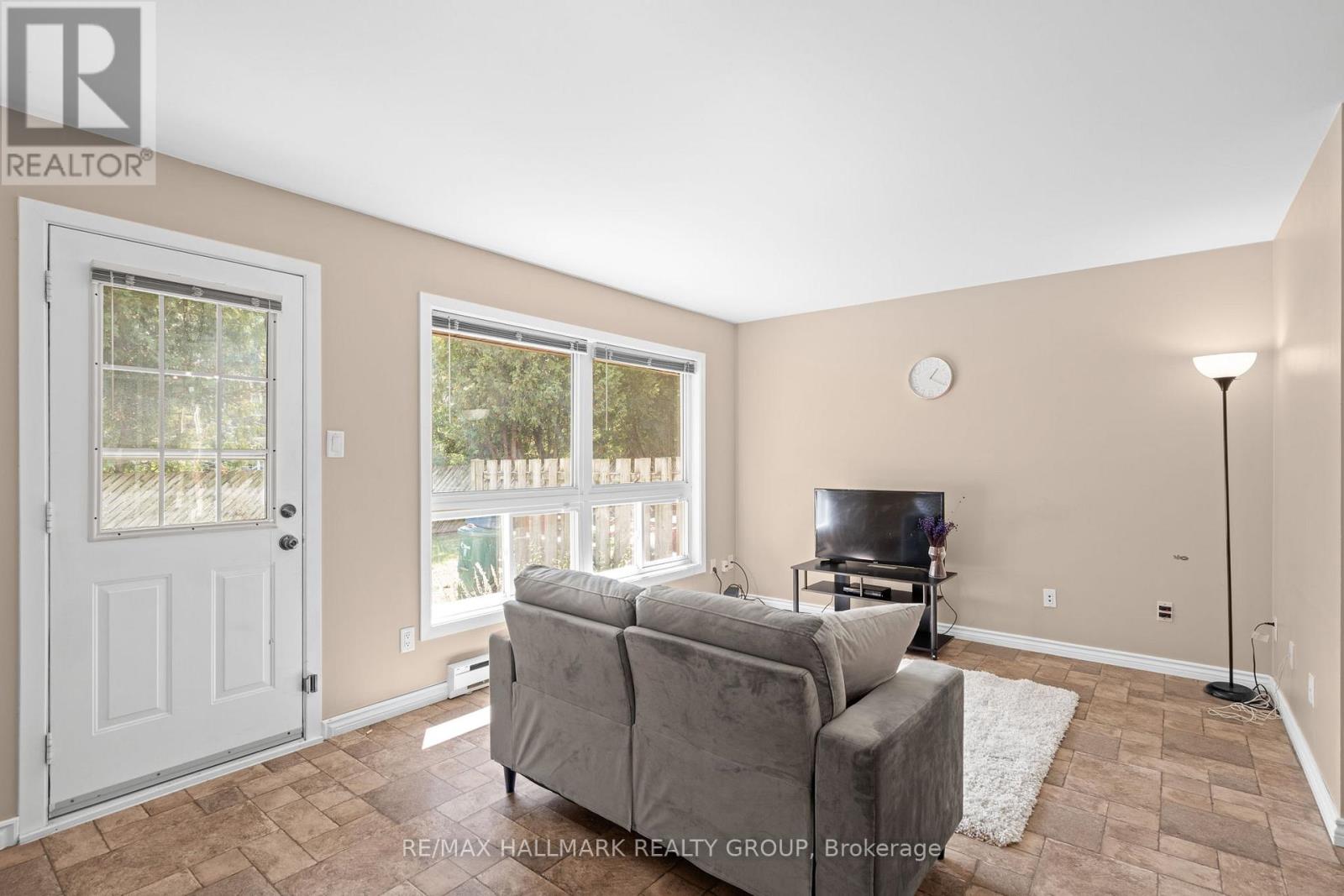 Photo 13 of 88 3014 Olympic Way, Ottawa ON