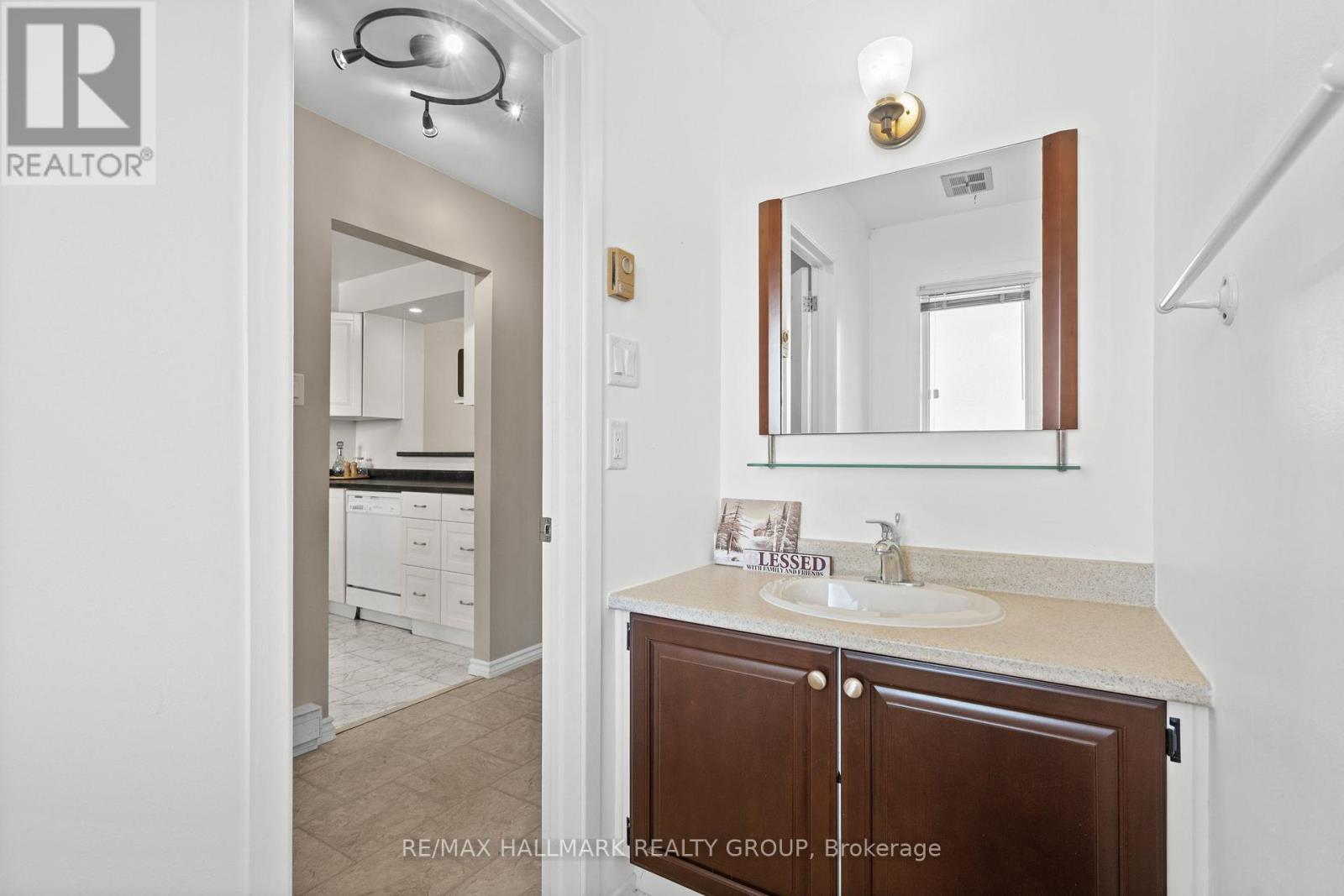 Photo 5 of 88 3014 Olympic Way, Ottawa ON