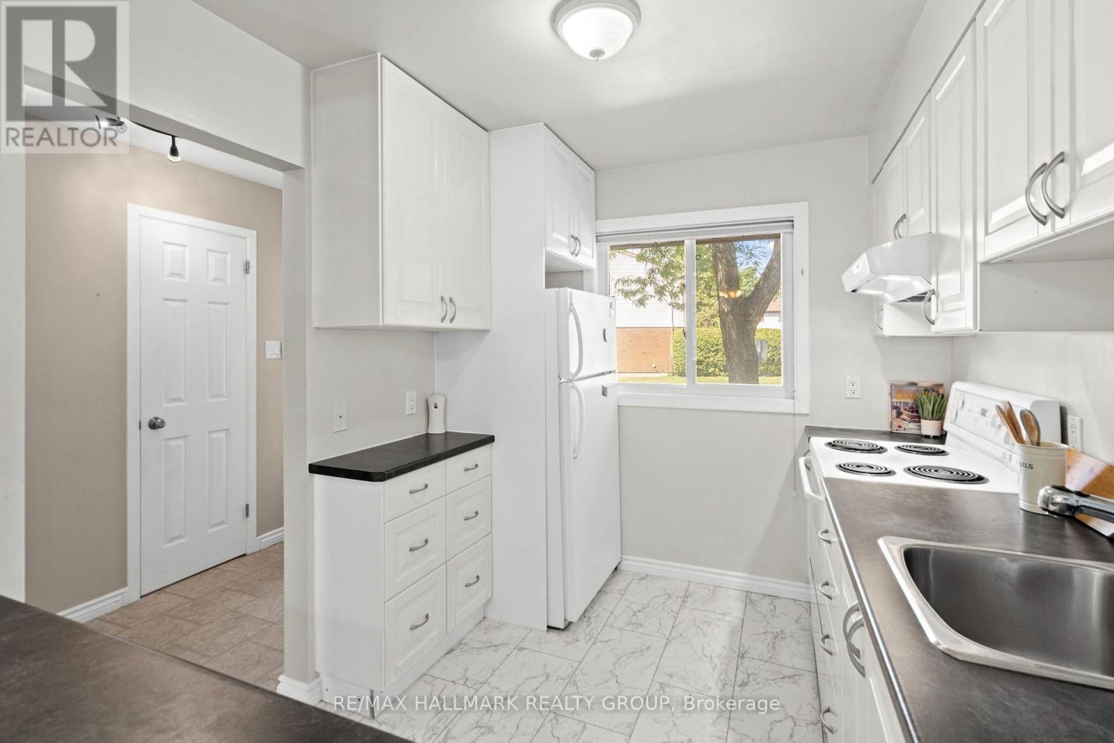 Photo 9 of 88 3014 Olympic Way, Ottawa ON