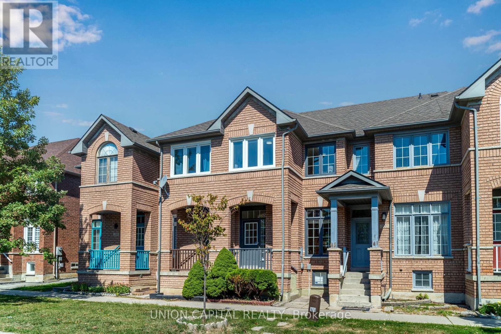 Photo 2 of 198 Bur Oak Avenue, Markham ON