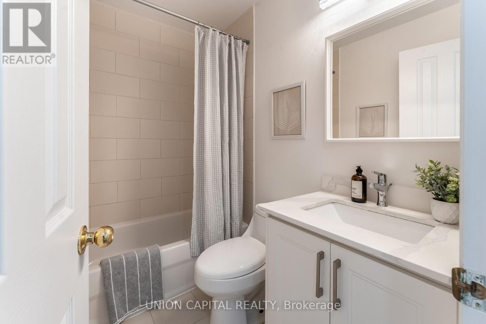 Photo 24 of 198 Bur Oak Avenue, Markham ON