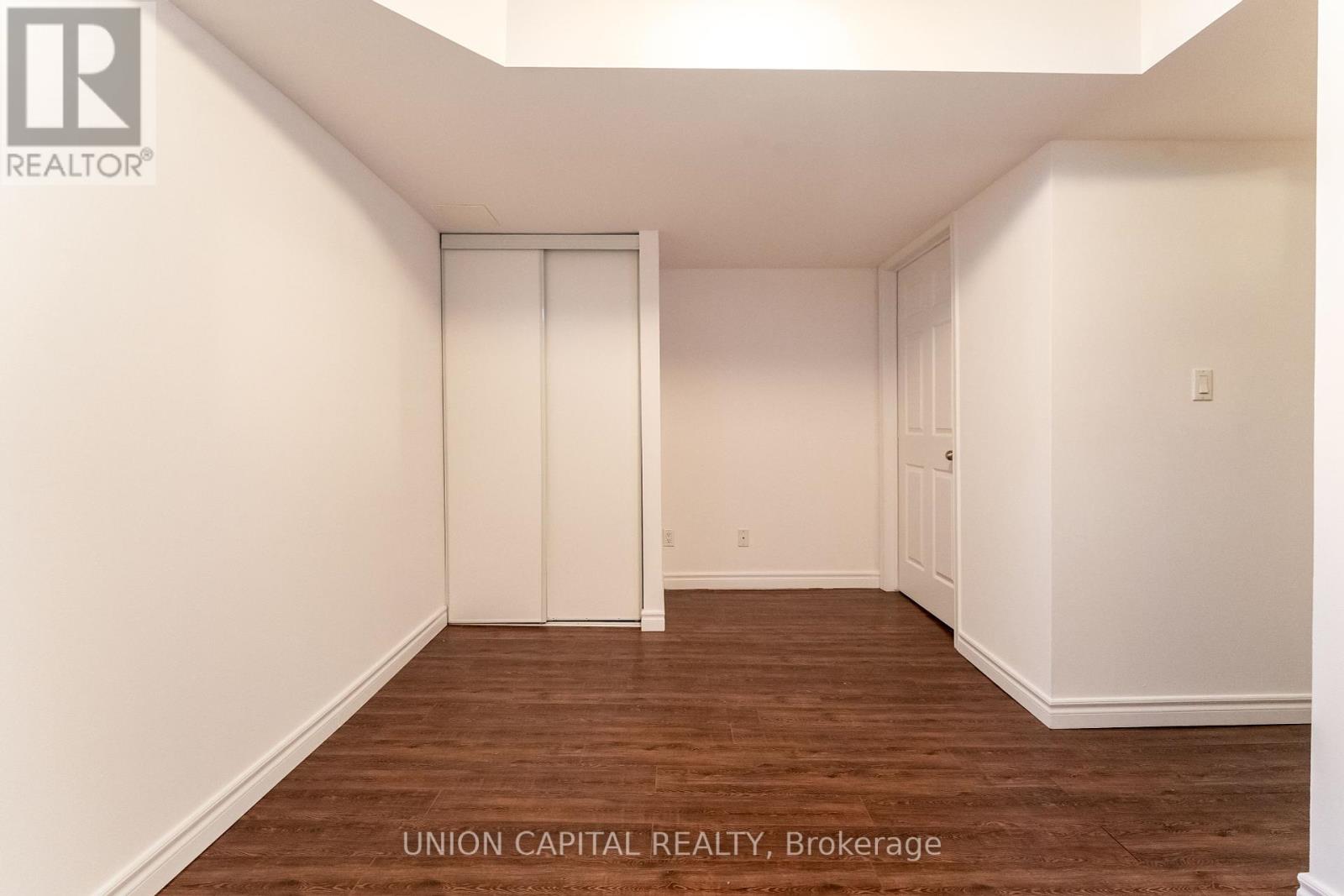 Photo 32 of 198 Bur Oak Avenue, Markham ON