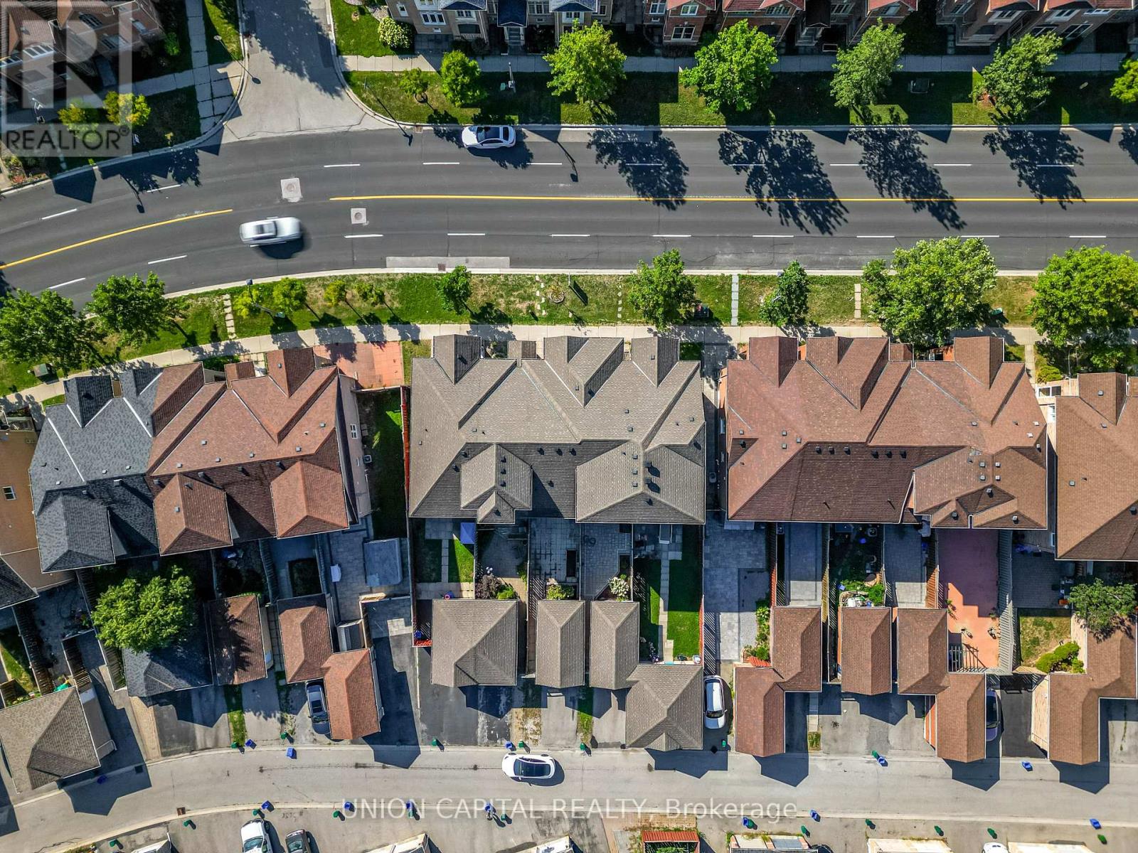 Photo 35 of 198 Bur Oak Avenue, Markham ON