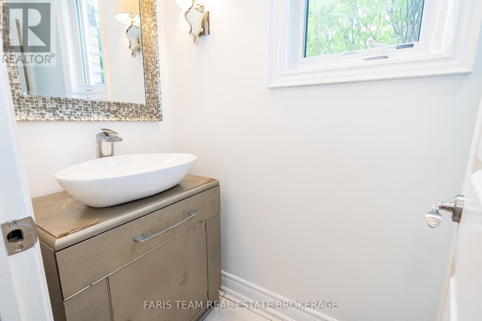 Photo 13 of 2205 Adullam Avenue, Innisfil ON