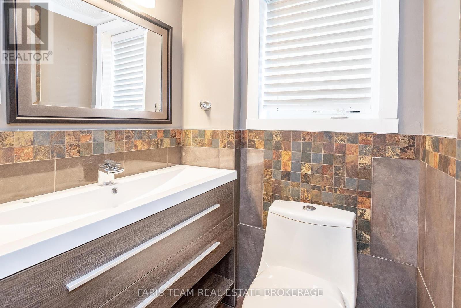 Photo 29 of 2205 Adullam Avenue, Innisfil ON