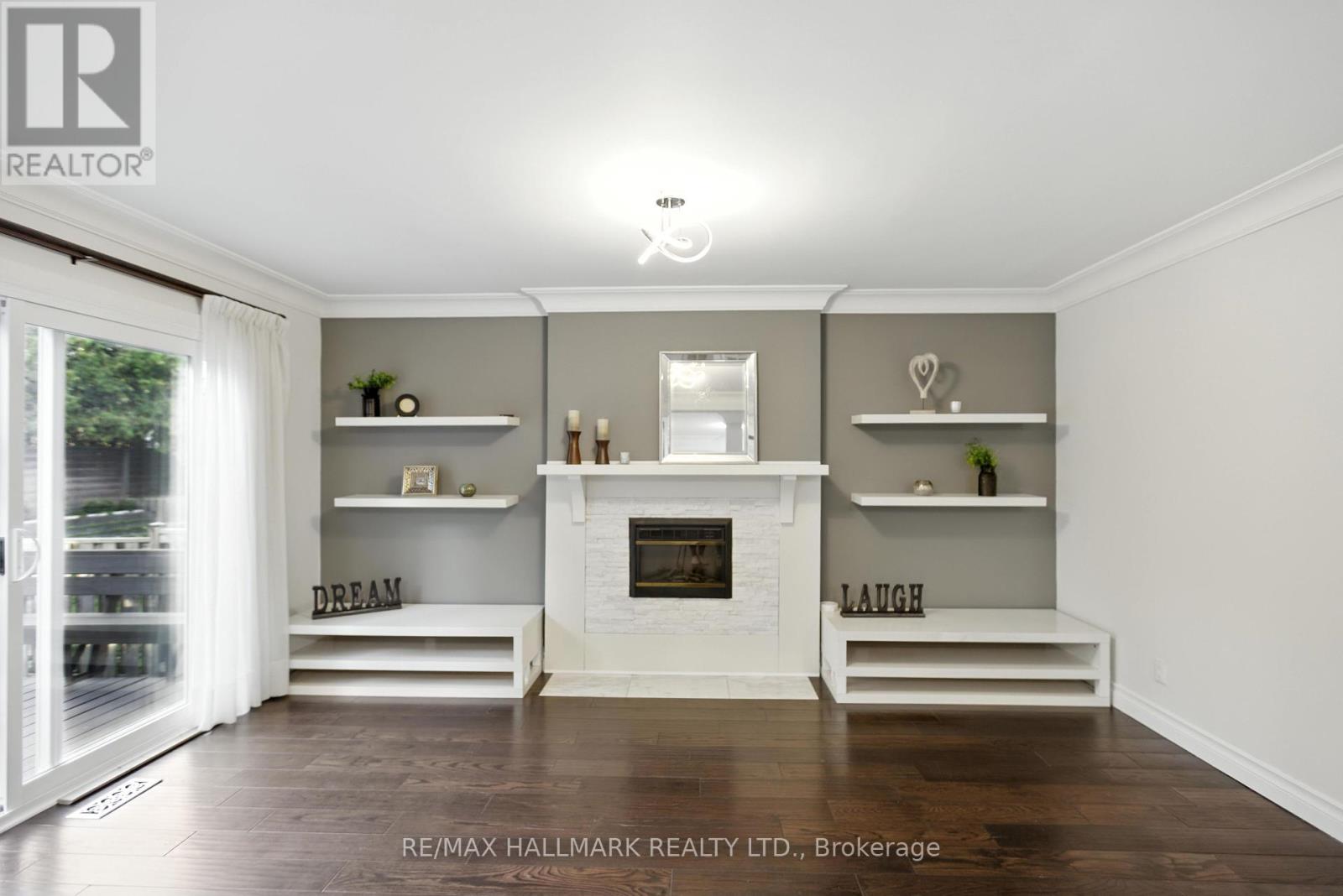 Photo 13 of 100 Eleanor Circle, Richmond Hill ON