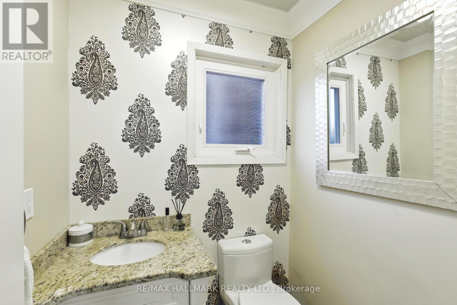 Photo 20 of 100 Eleanor Circle, Richmond Hill ON