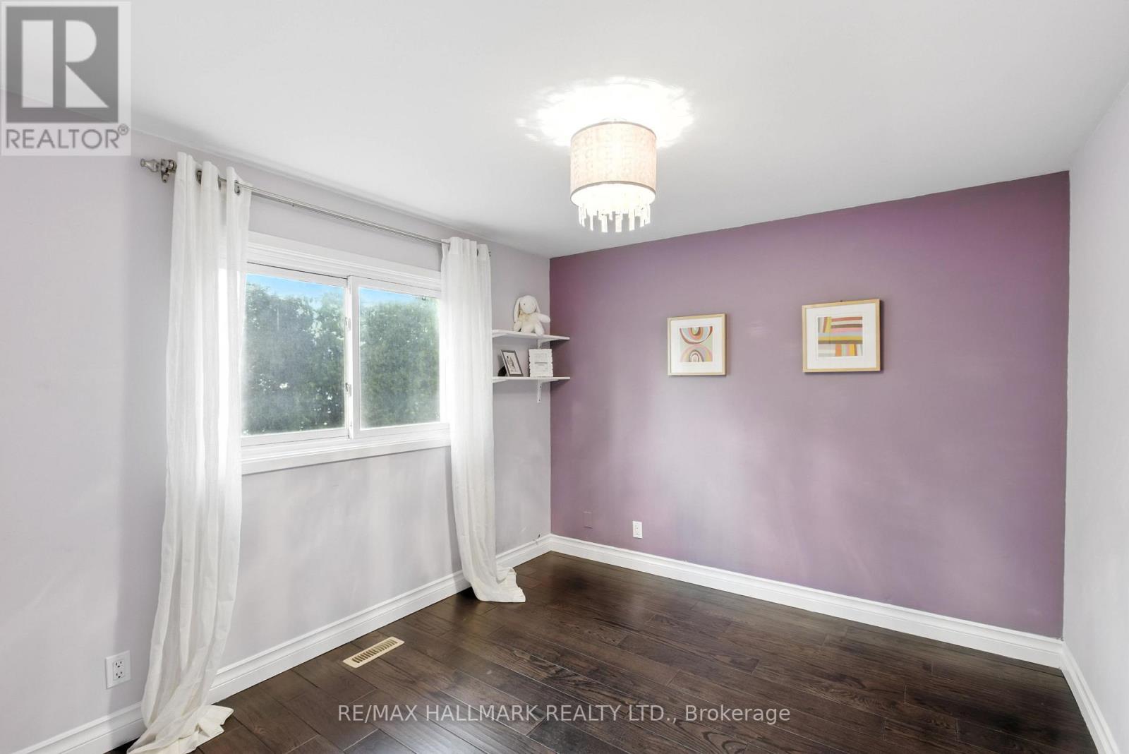 Photo 27 of 100 Eleanor Circle, Richmond Hill ON