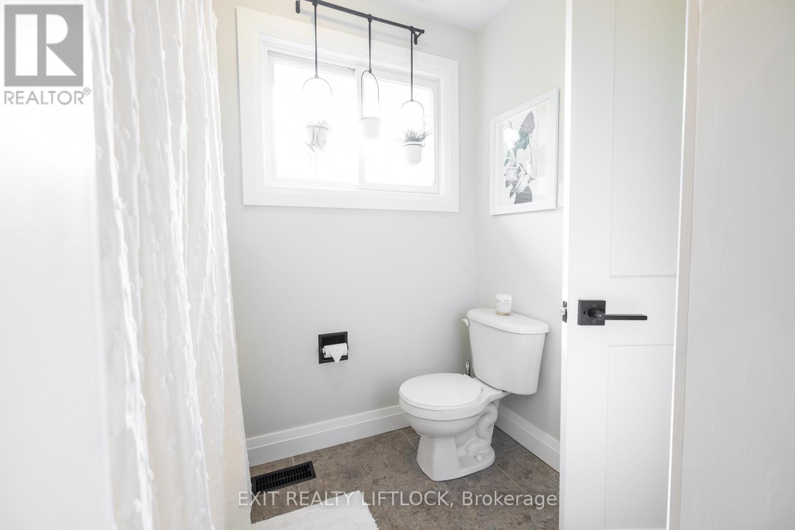 Photo 14 of 47 Emily Manor Drive, Kawartha Lakes ON