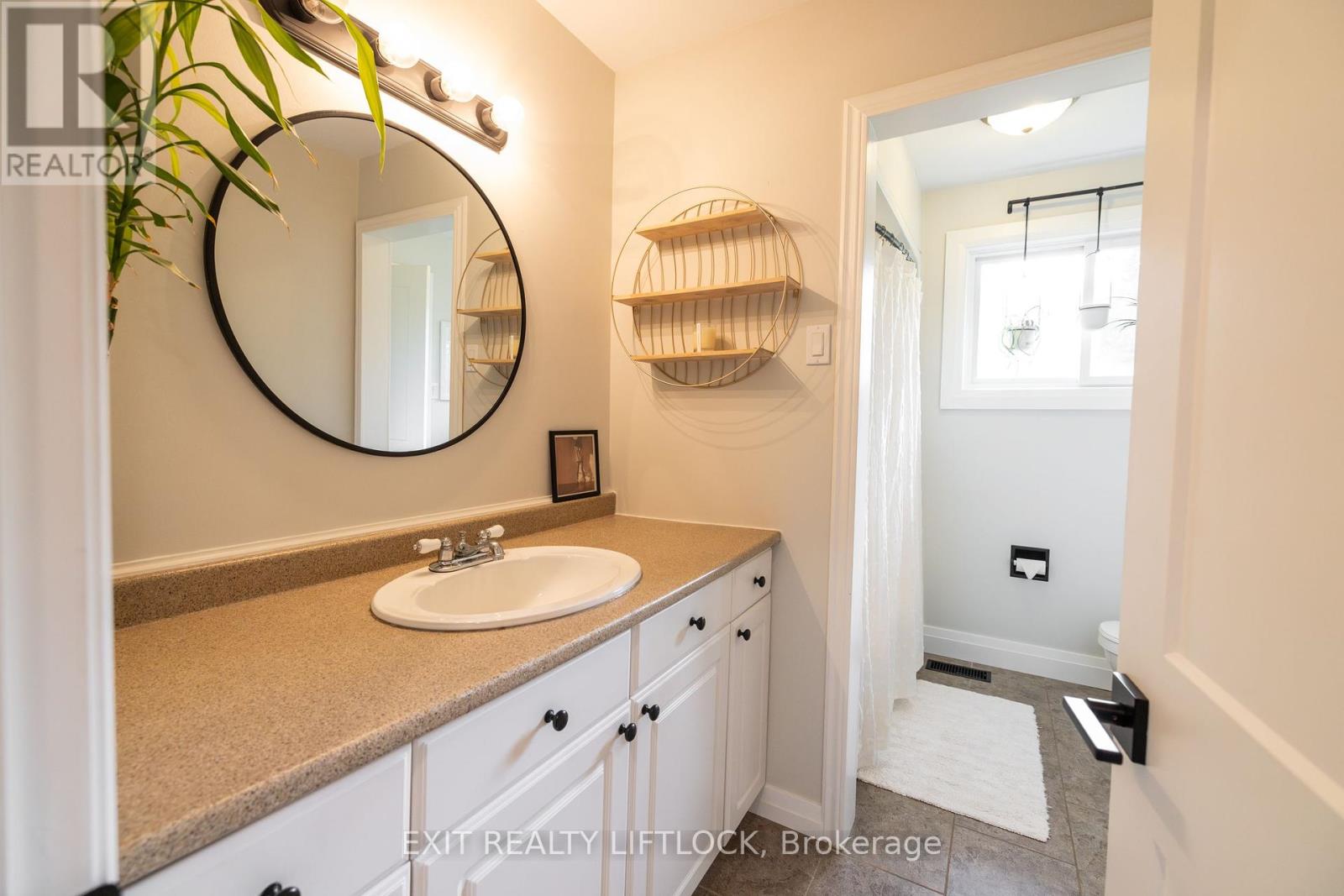 Photo 13 of 47 Emily Manor Drive, Kawartha Lakes ON