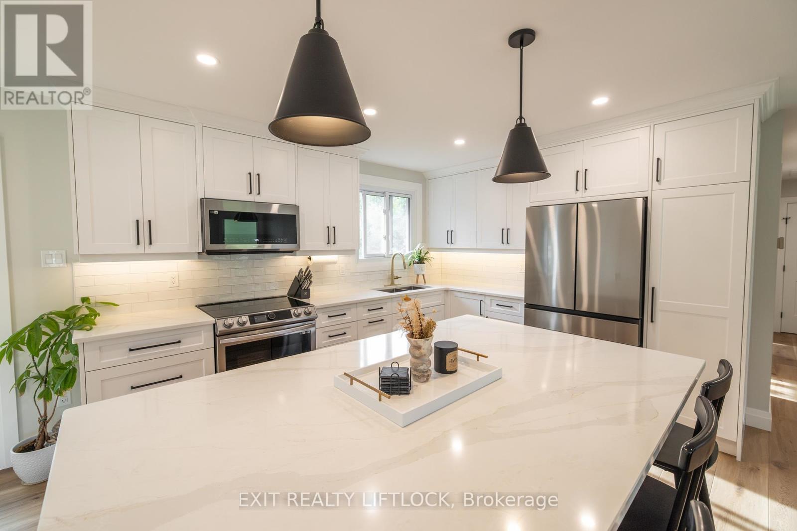 Photo 11 of 47 Emily Manor Drive, Kawartha Lakes ON