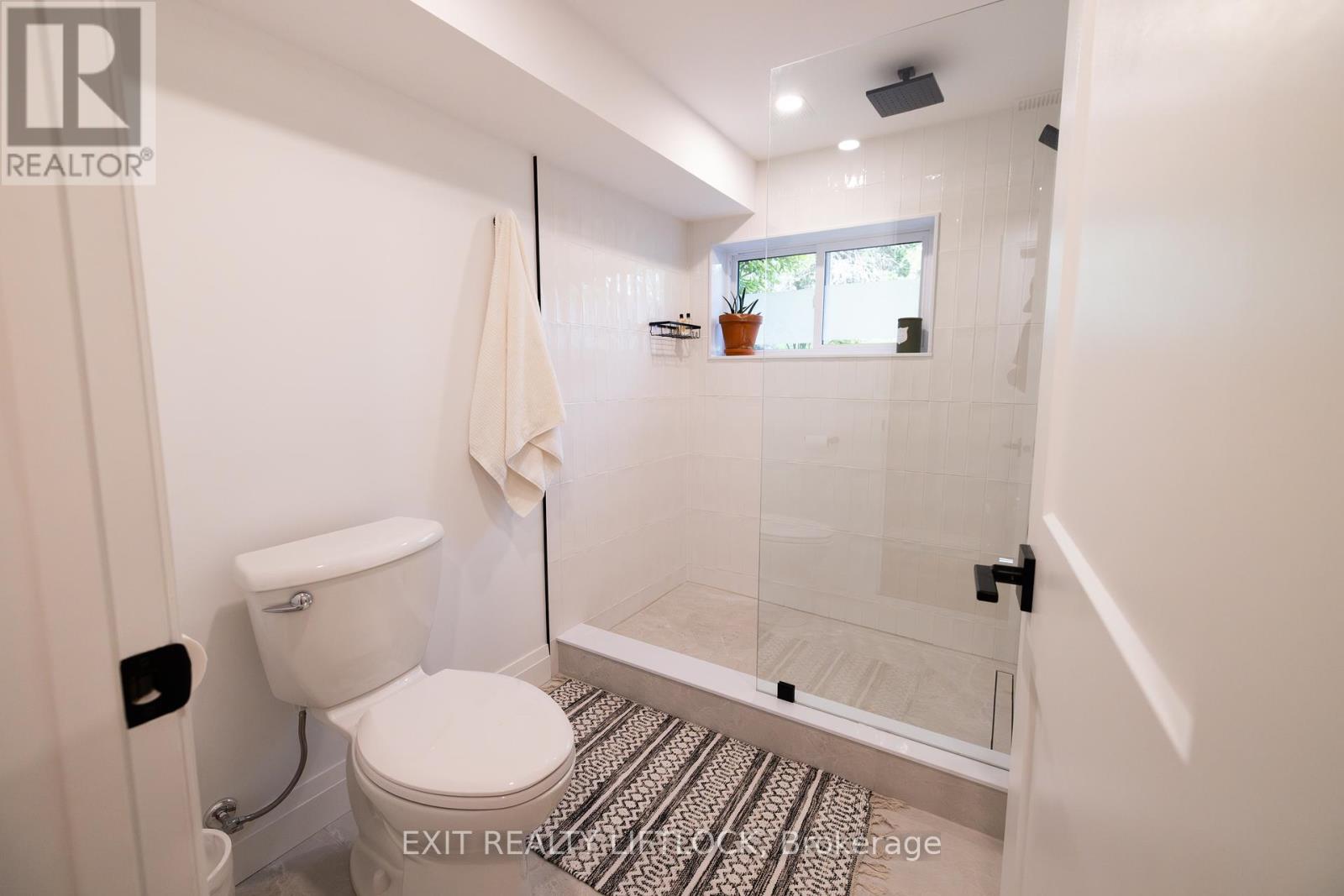 Photo 17 of 47 Emily Manor Drive, Kawartha Lakes ON