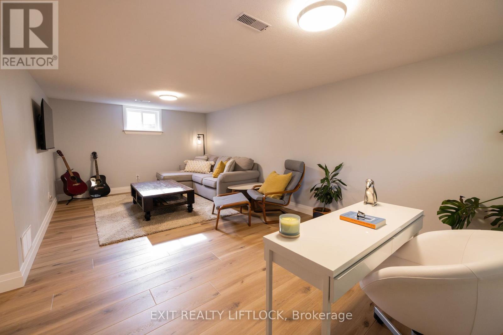 Photo 20 of 47 Emily Manor Drive, Kawartha Lakes ON