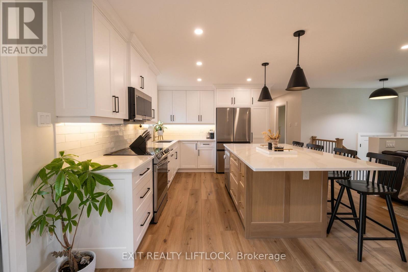 Photo 6 of 47 Emily Manor Drive, Kawartha Lakes ON