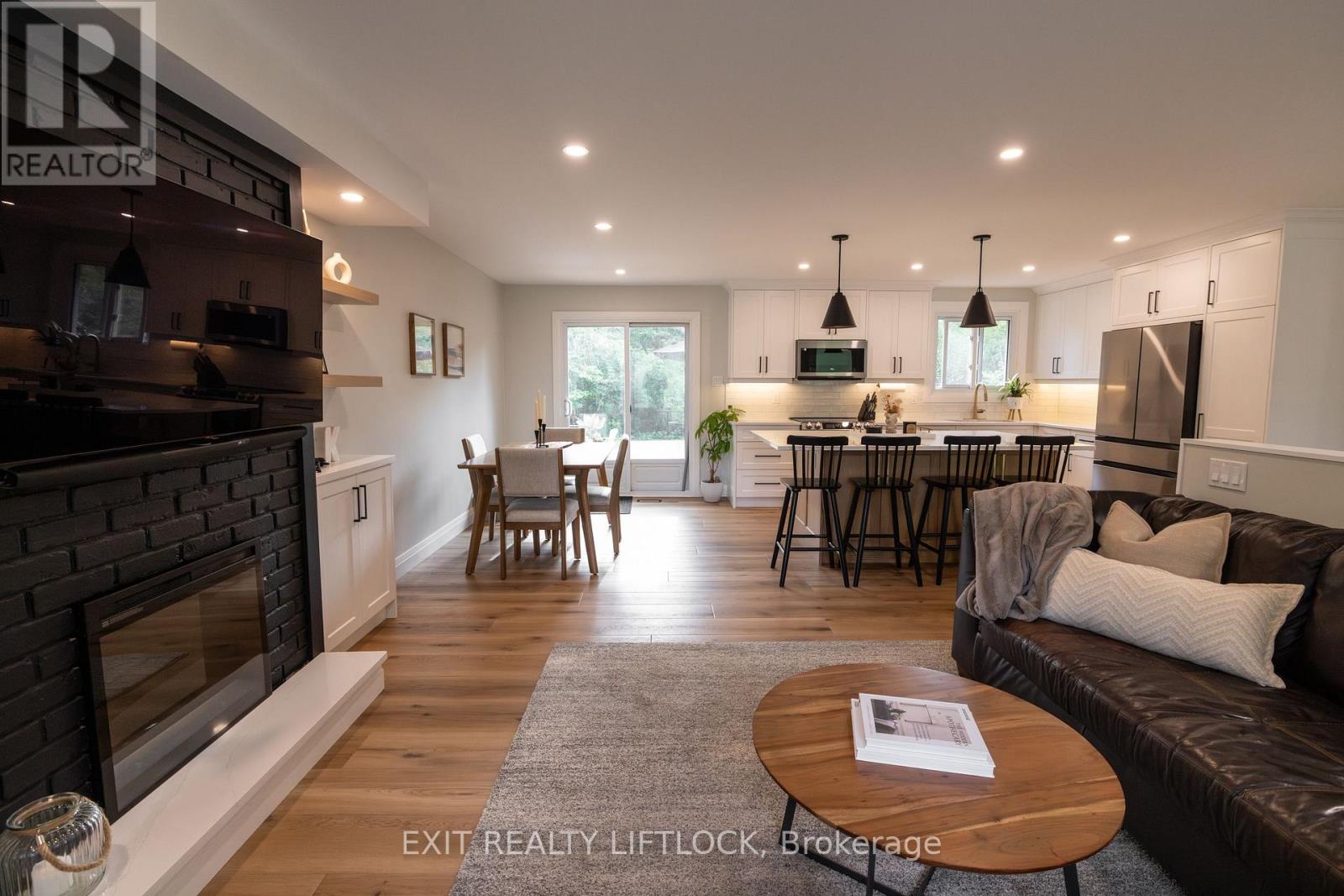 Photo 9 of 47 Emily Manor Drive, Kawartha Lakes ON