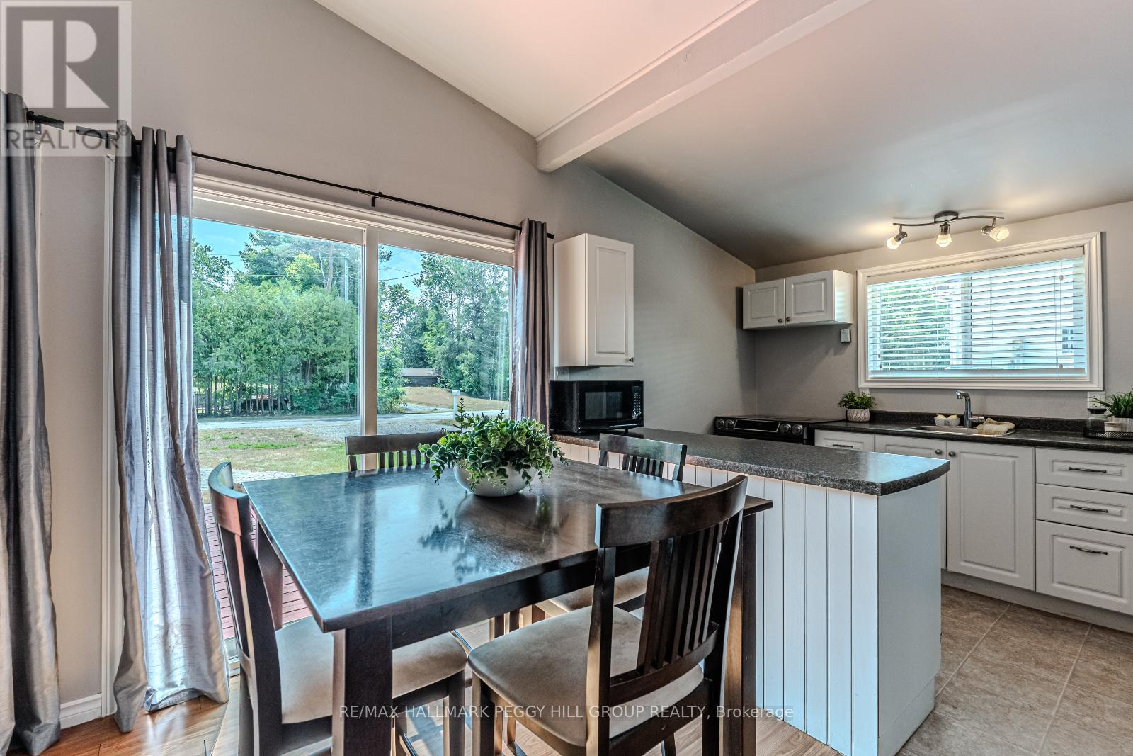 Photo 6 of 3304 Lake St George Boulevard, Severn ON