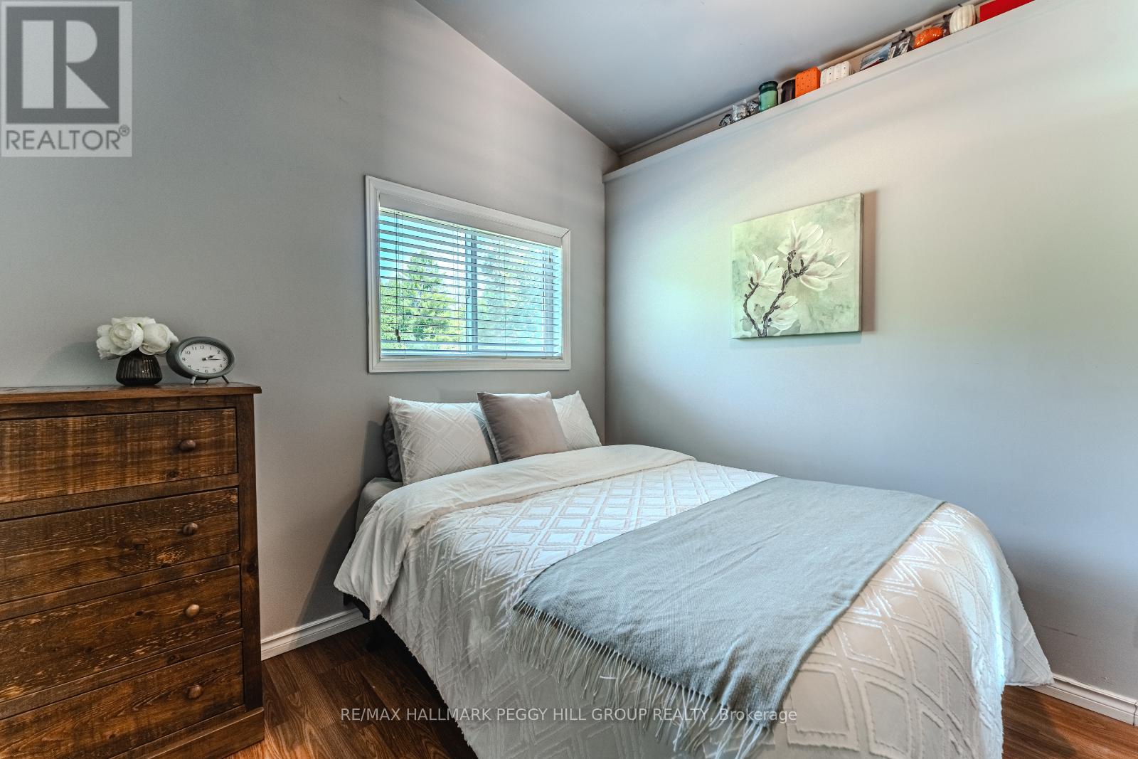 Photo 8 of 3304 Lake St George Boulevard, Severn ON