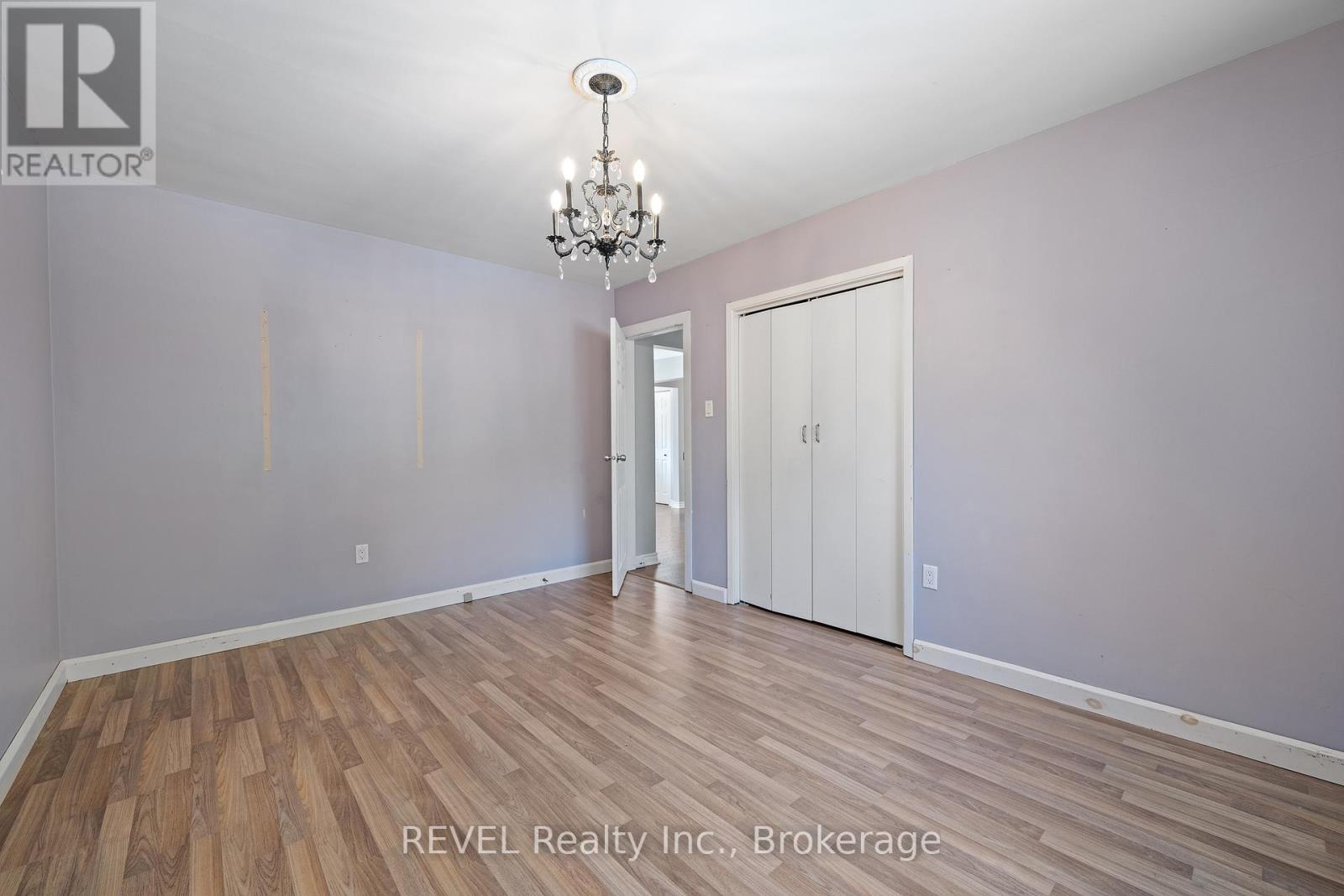 Photo 10 of 6571 Burdette Drive, Niagara Falls ON