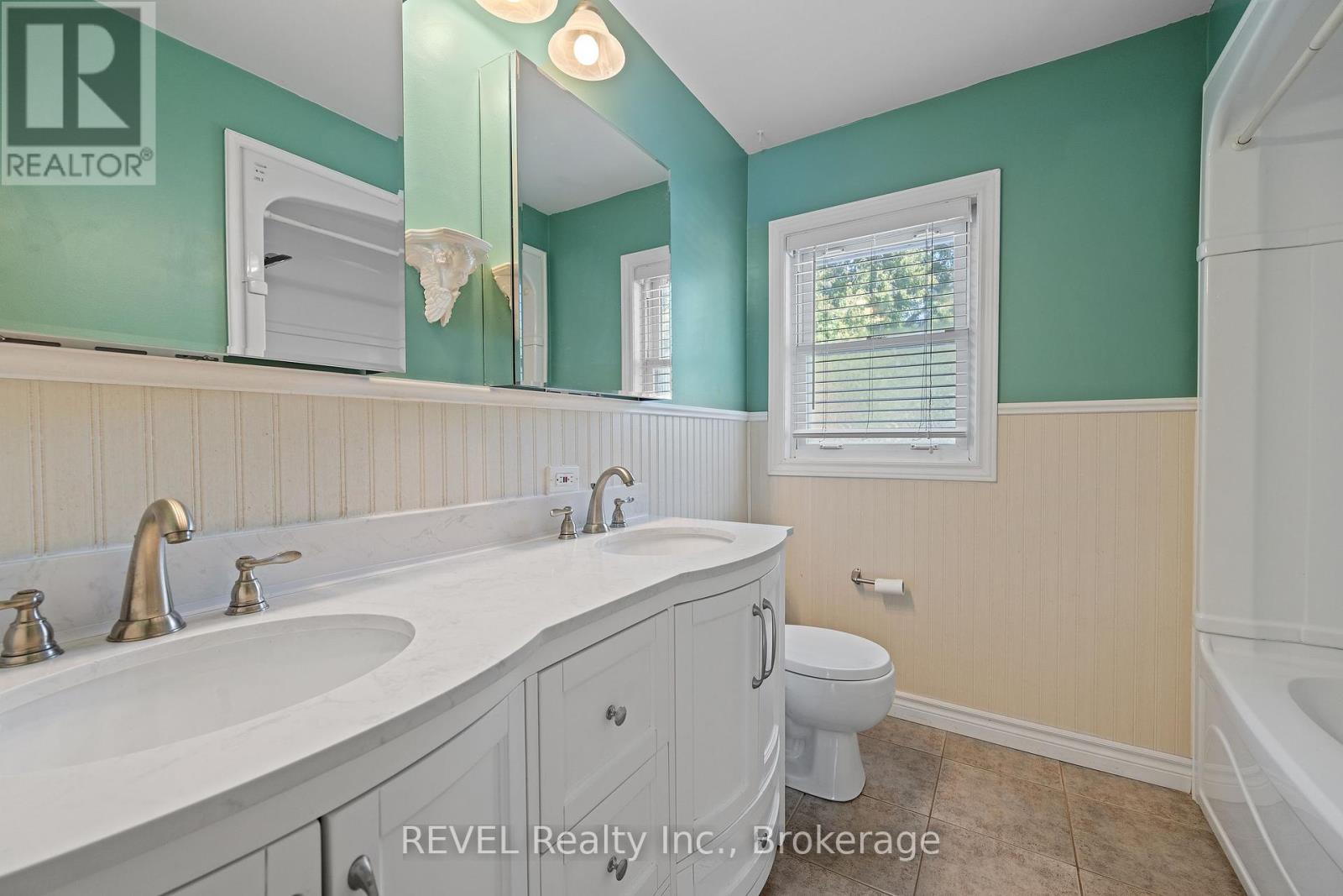 Photo 11 of 6571 Burdette Drive, Niagara Falls ON