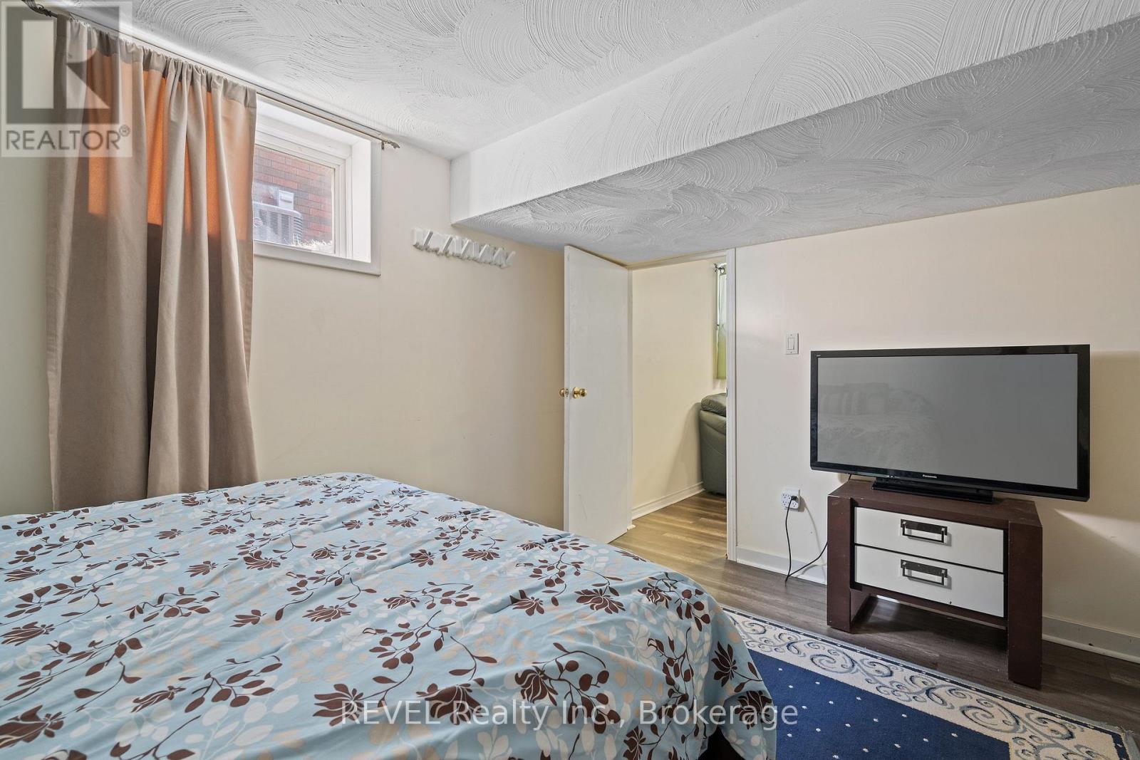 Photo 20 of 6571 Burdette Drive, Niagara Falls ON