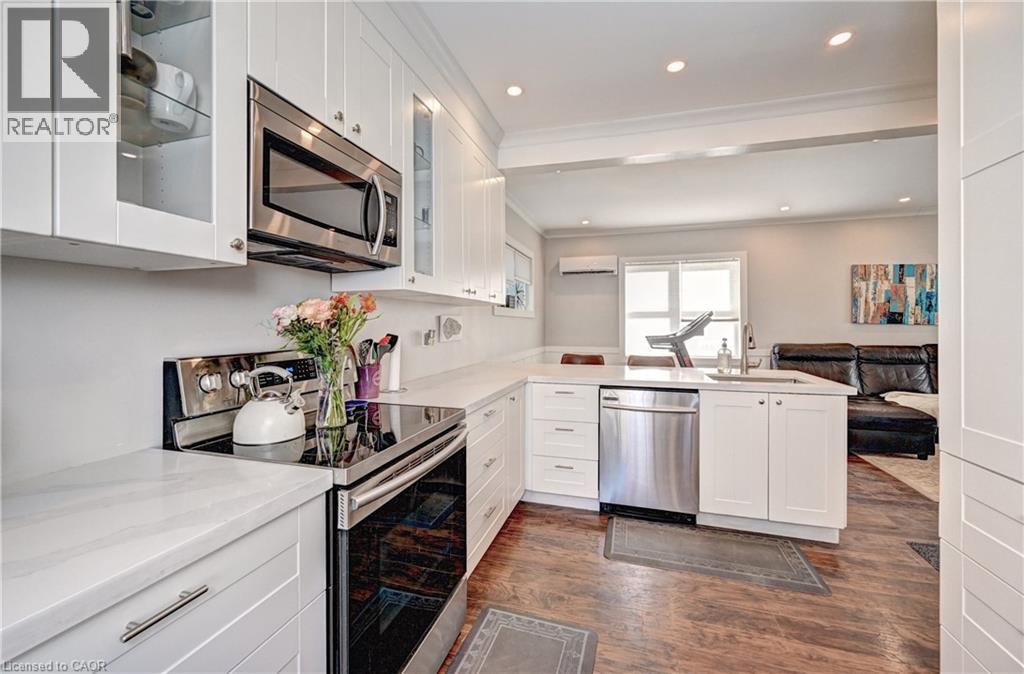 Photo 2 of 72 Birch Street, Cambridge ON