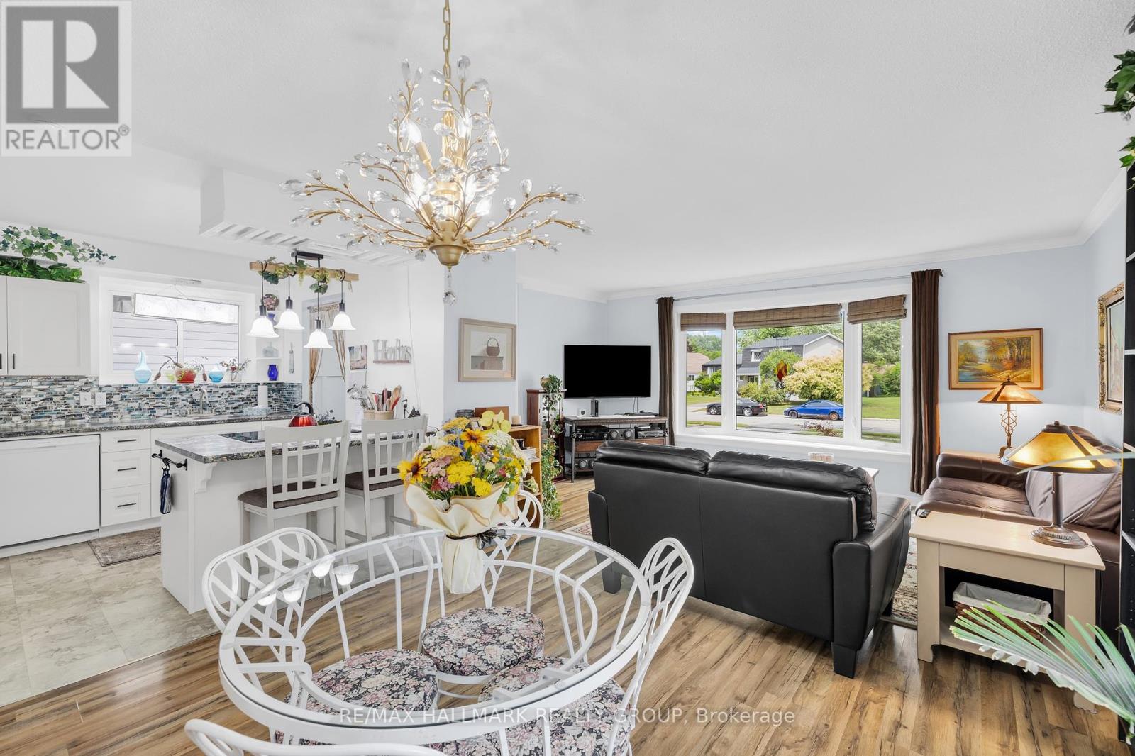 Photo 5 of 1182 Queensland Place, Brockville ON